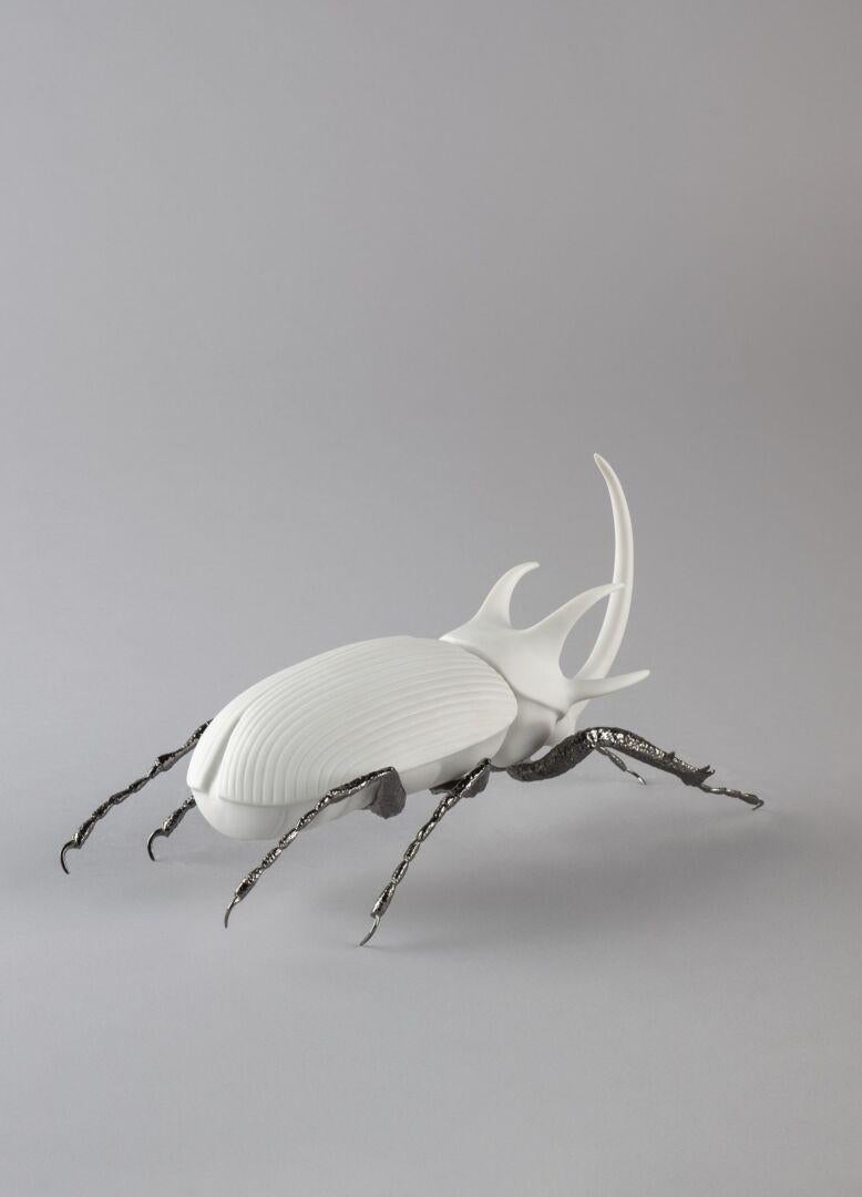 Espagnol Figurine de scarabée Rhinoceros, blanc mat en vente