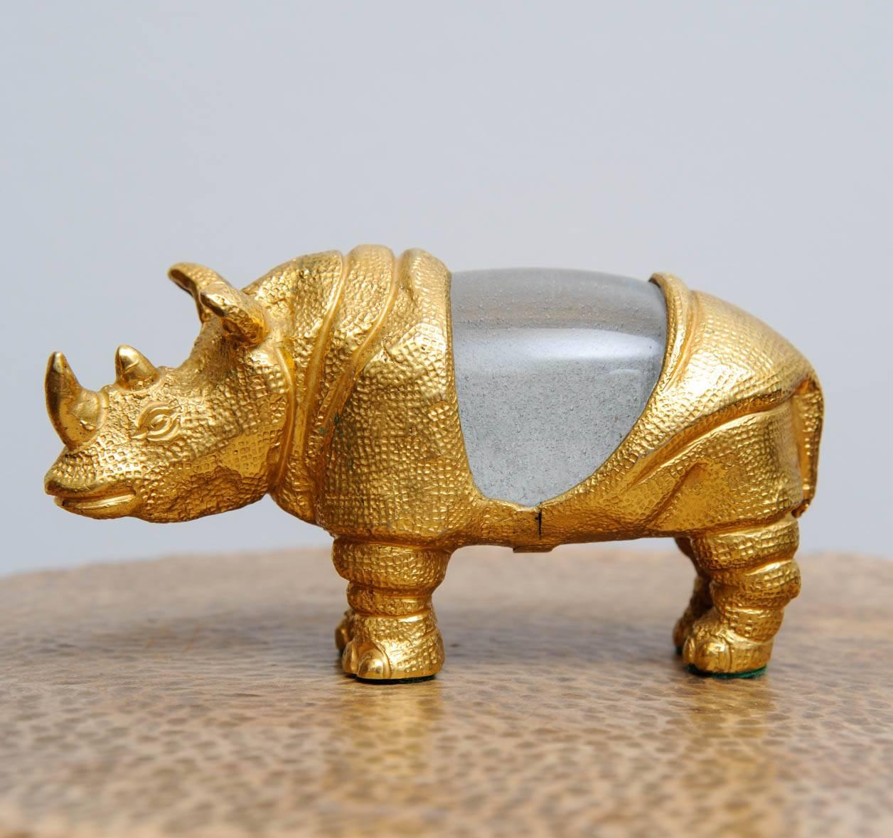 Small rhinoceros in bronze with Barovier glass by Crespi.
Signed
Please note a little crack in the glass (see photos).