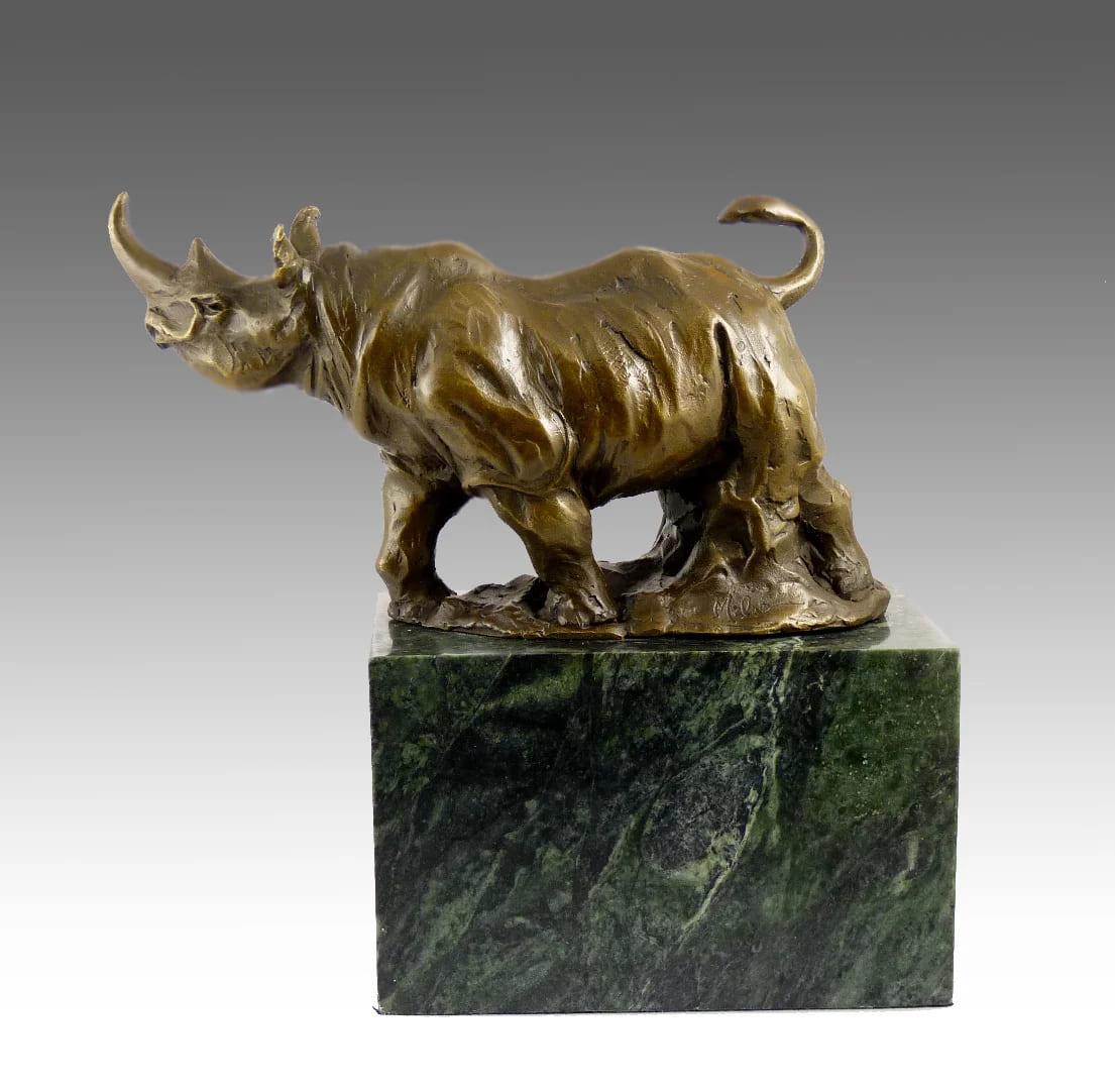 Rhinoceros Sculpture – Authentic Bronze Statue – Signed Milo In Good Condition For Sale In Saint-Ouen, FR