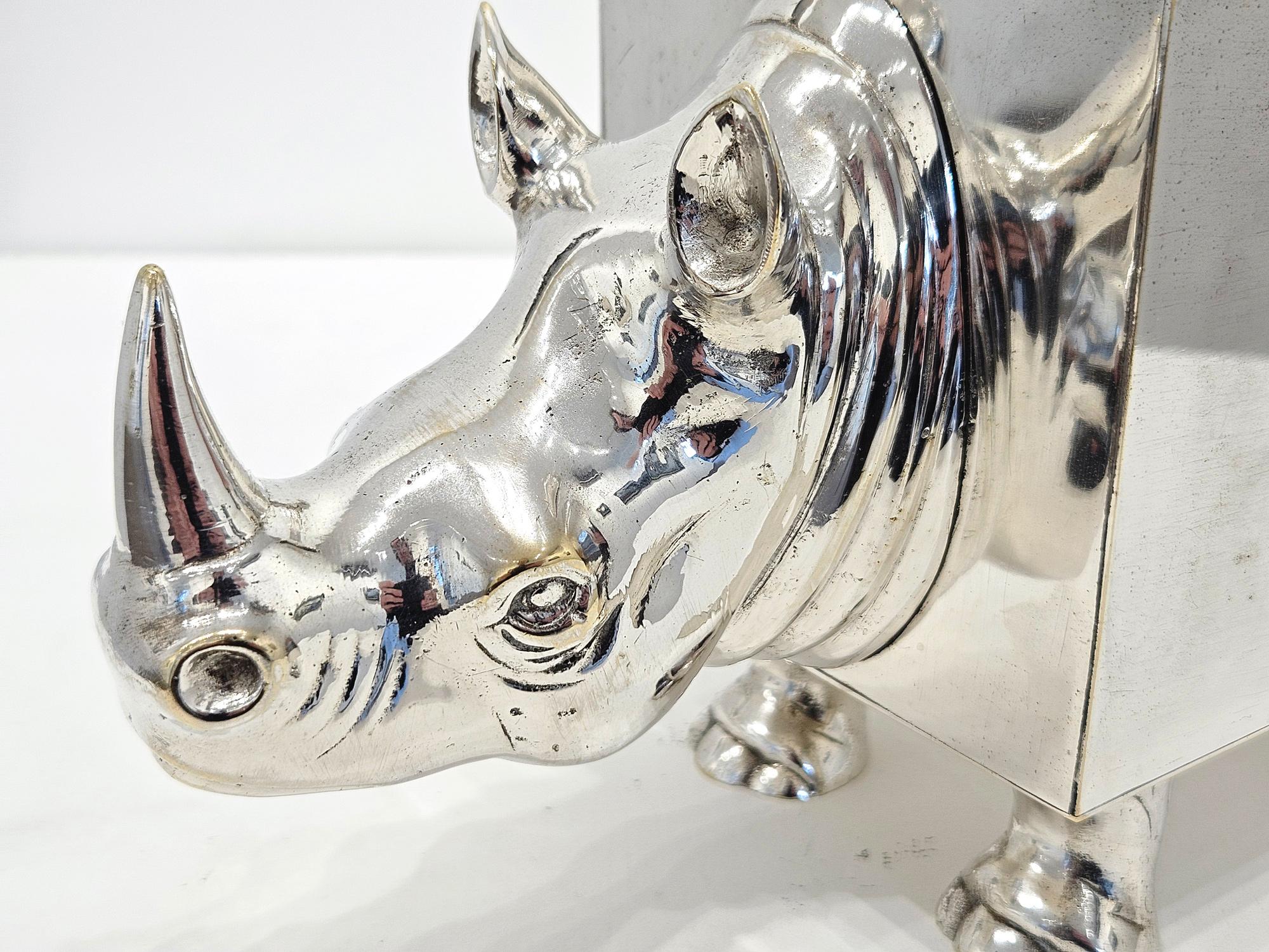 Porte-bouteilles de vin vintage Rhinoceros en métal argenté Bon état - En vente à London, GB