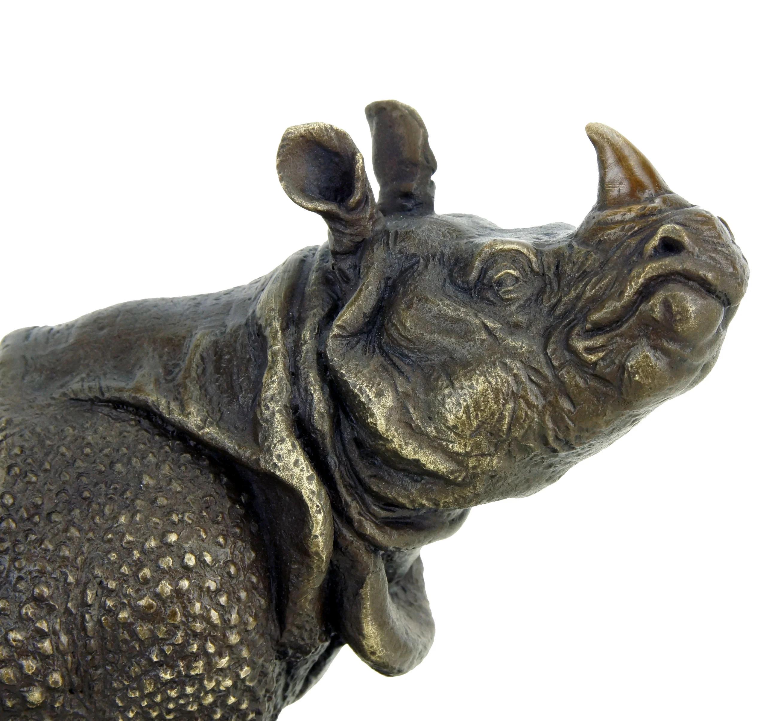 Moderno Statua di rinoceronte, scultura in bronzo nello stile di Rembrandt Bugatti in vendita