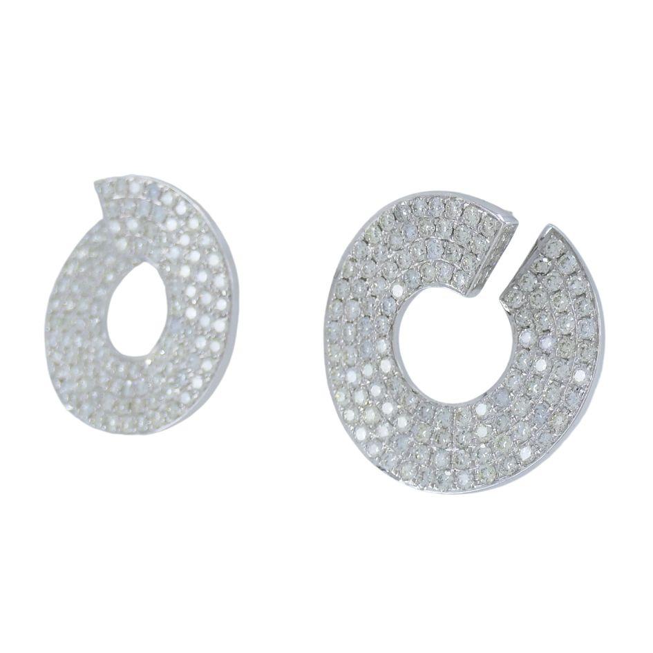 Orecchini circolari con diamanti in oro bianco rodiato 14K In condizioni ottime in vendita a Beverly Hills, CA