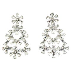 Pendientes de cristal con diseño floral en cascada y baño de rodio, década de 2000