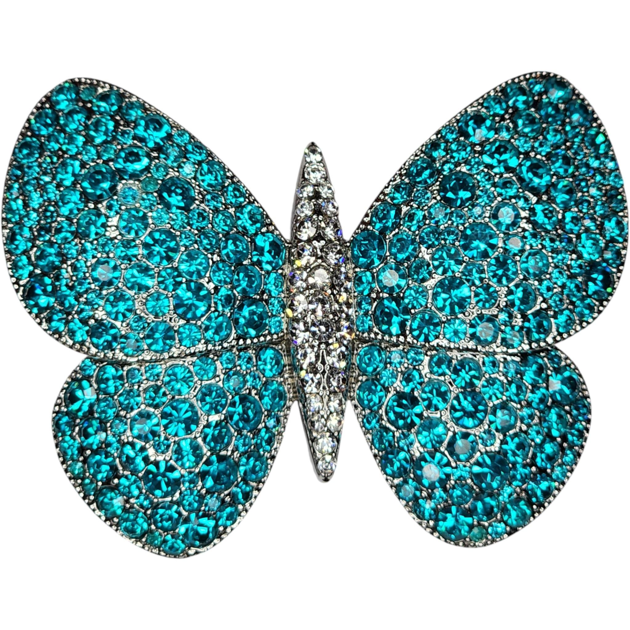Spilla a farfalla in cristallo blu rodiato con corpo in strass trasparente, anni '90