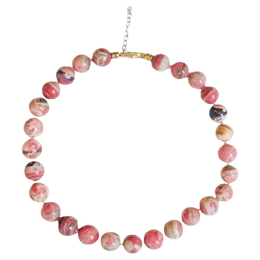 What does jewelry do?