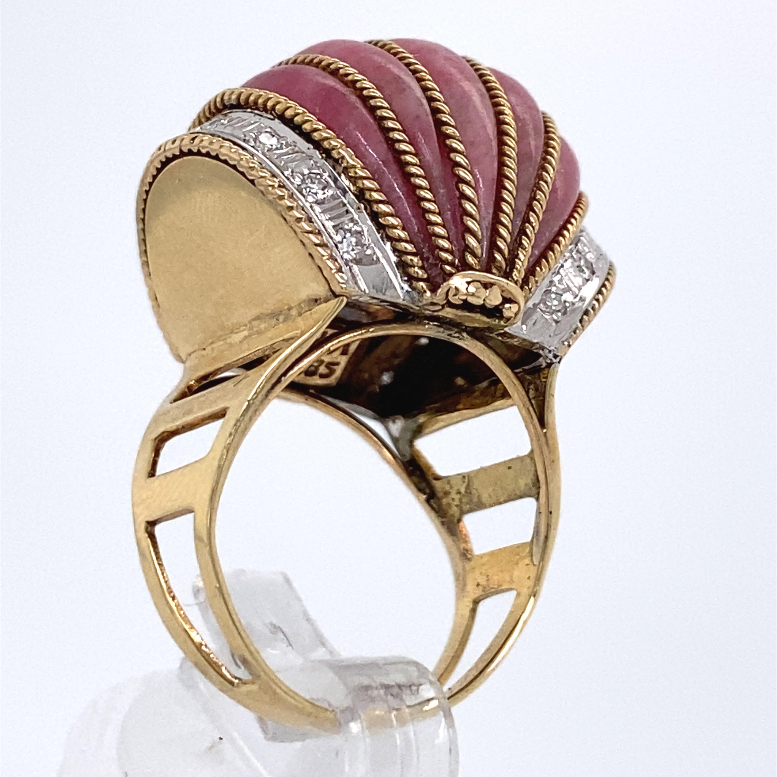 Rhodochrosite Bombe Cocktail Ring in Yellow Gold with Diamonds, Circa 1950 For Sale 3