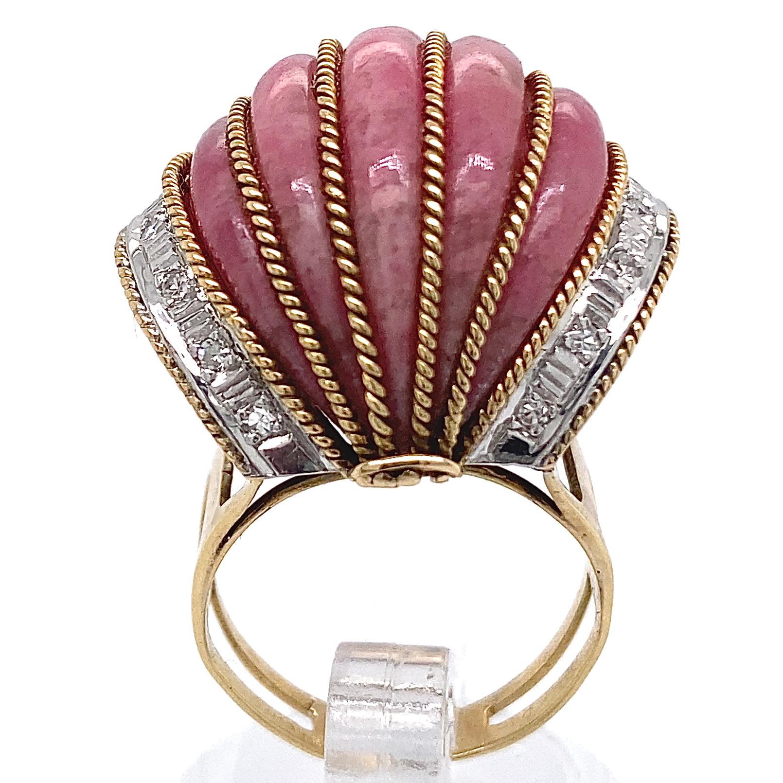 Rhodochrosite Bombe Cocktail Ring in Yellow Gold with Diamonds, Circa 1950 For Sale 4