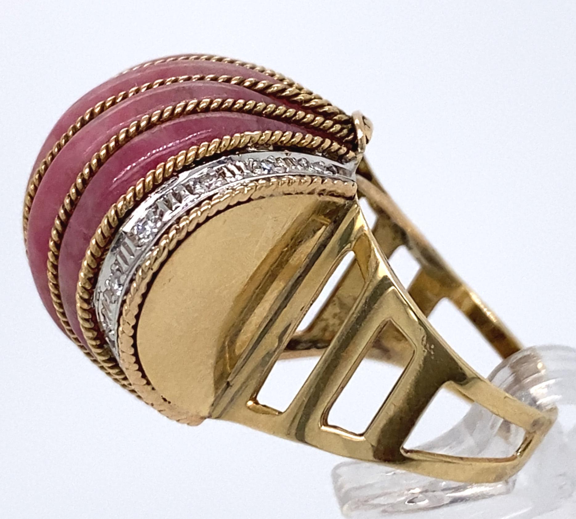 Rhodochrosite Bombe Cocktail Ring in Yellow Gold with Diamonds, Circa 1950 For Sale 1