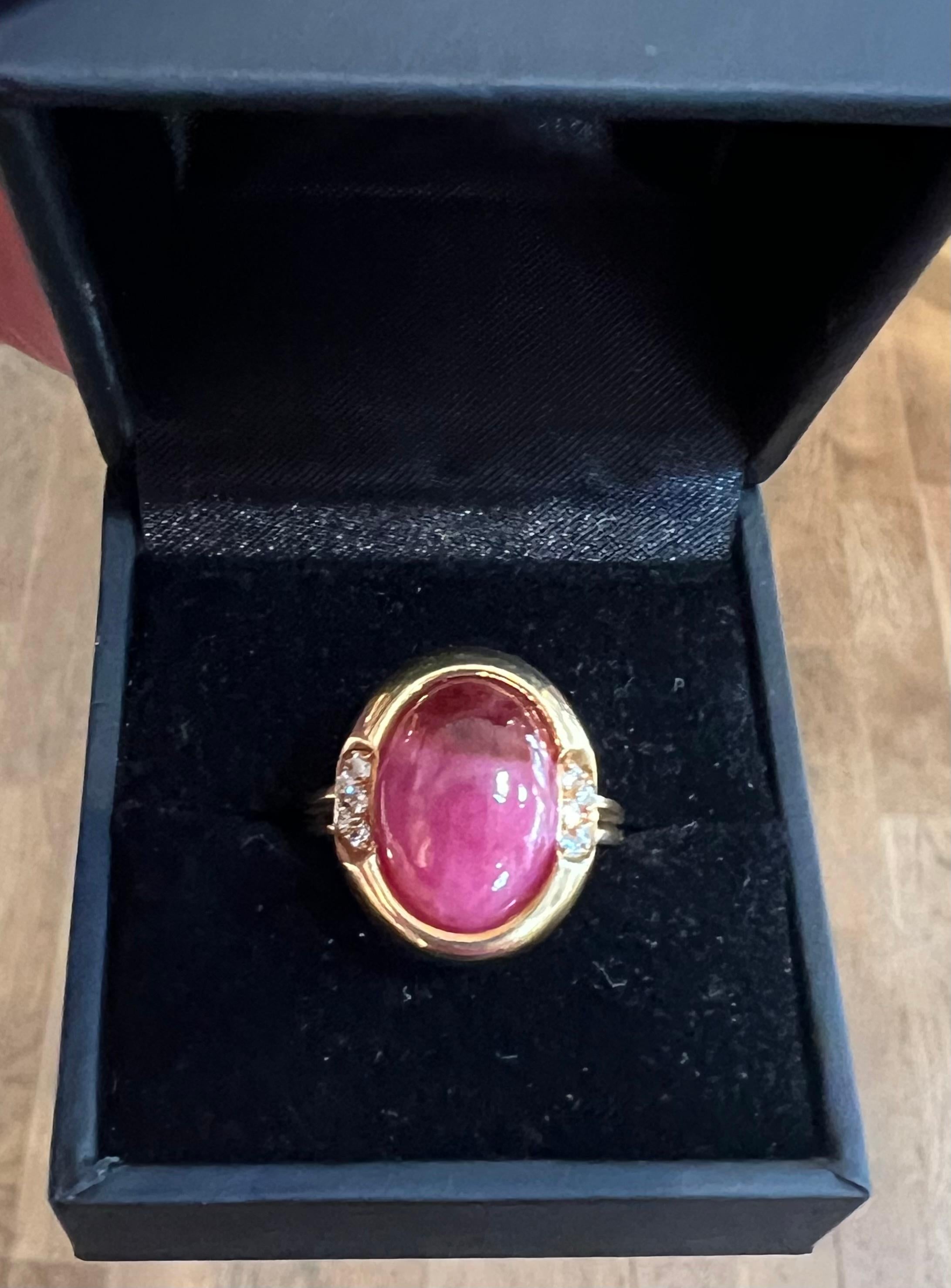 18 Karat Gelbgold Ring mit Rhodochrosit-Cabochon-Diamanten Damen