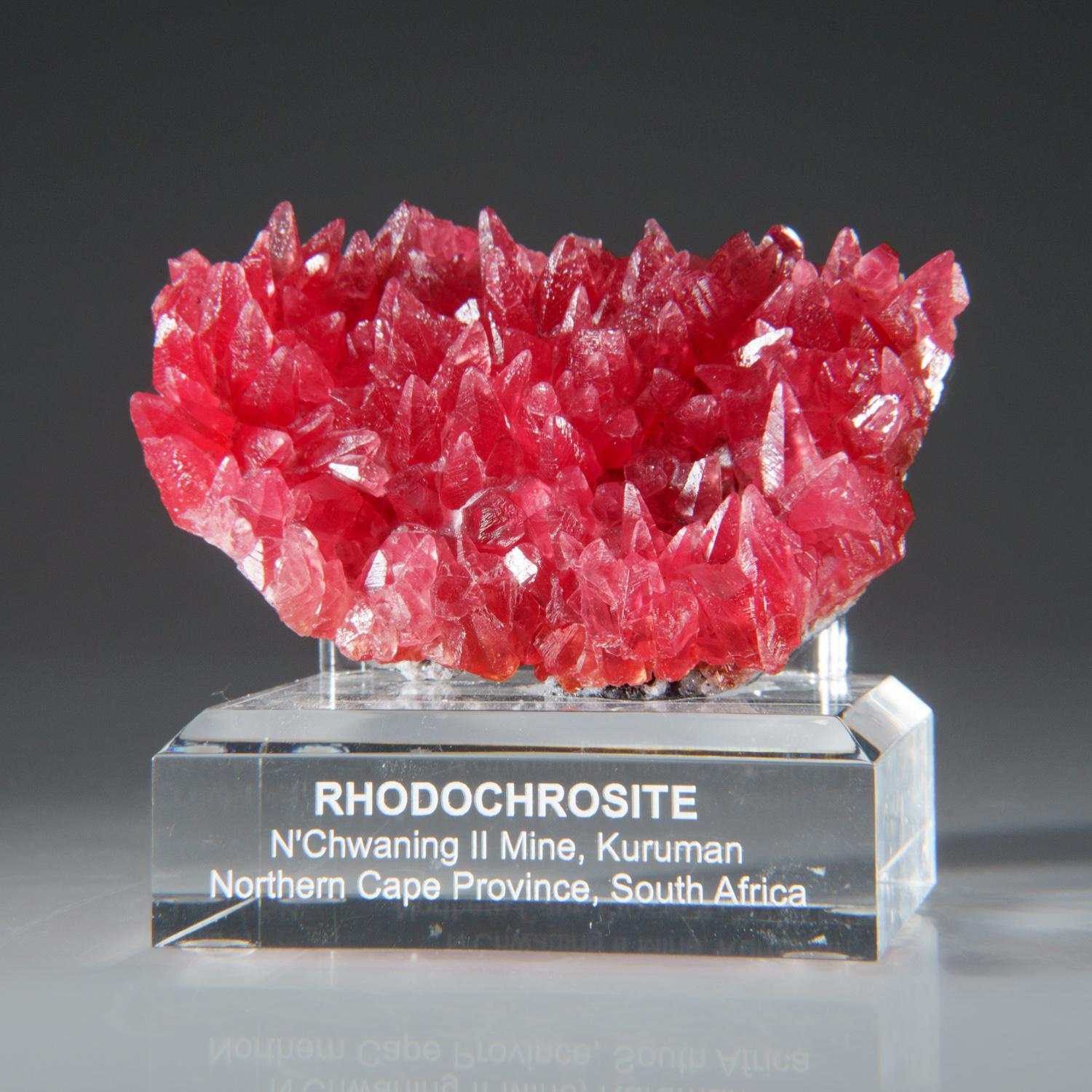 Rhodochrosite from N'Chwaning Mine, Northern Cape Province, South Africa In Excellent Condition For Sale In New York, NY