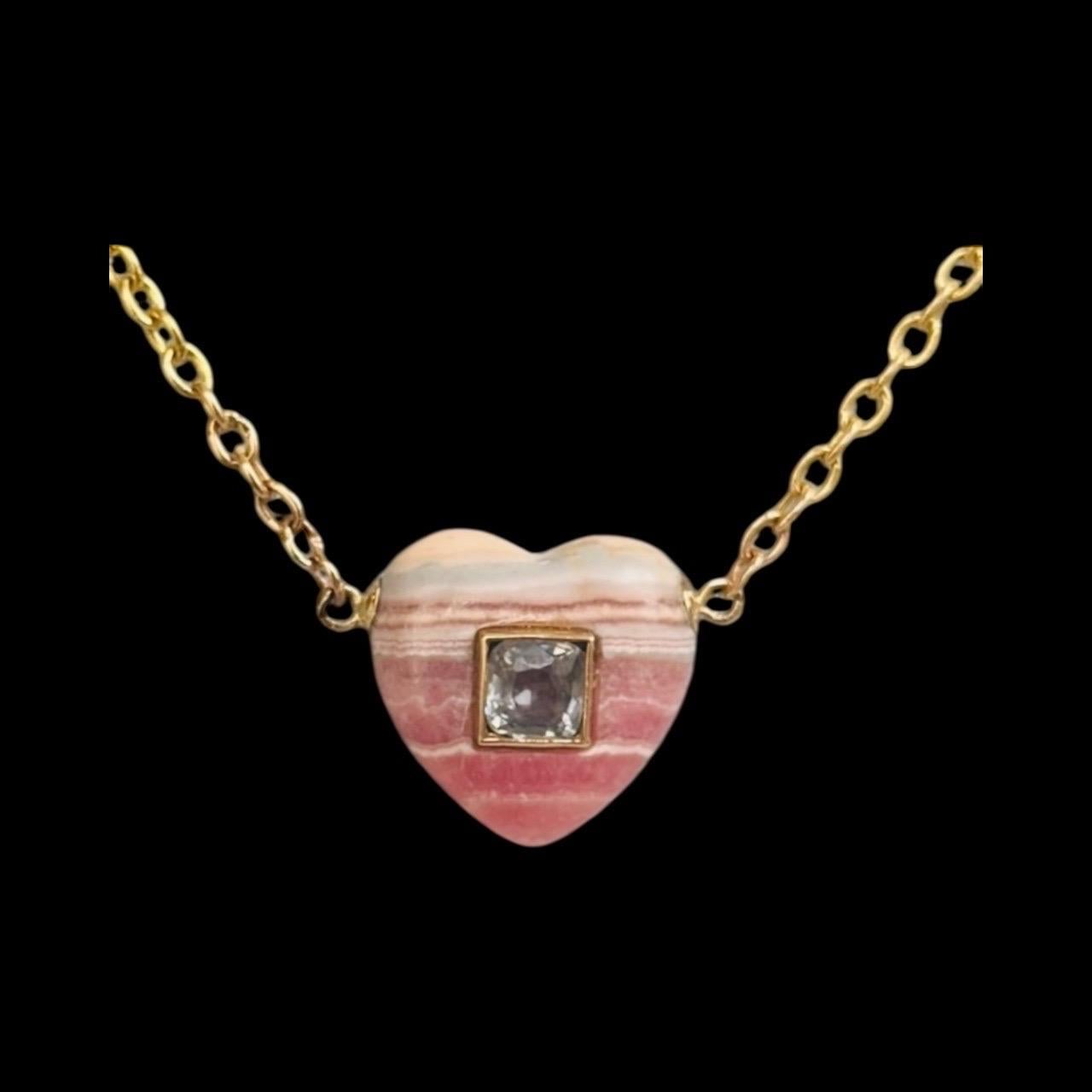 Collier coeur en rhodochrosite avec spinelle sur chaîne à maillons ovale en or 14k en vente 1