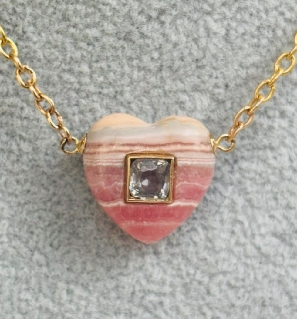 Collier coeur en rhodochrosite avec spinelle sur chaîne à maillons ovale en or 14k en vente 2