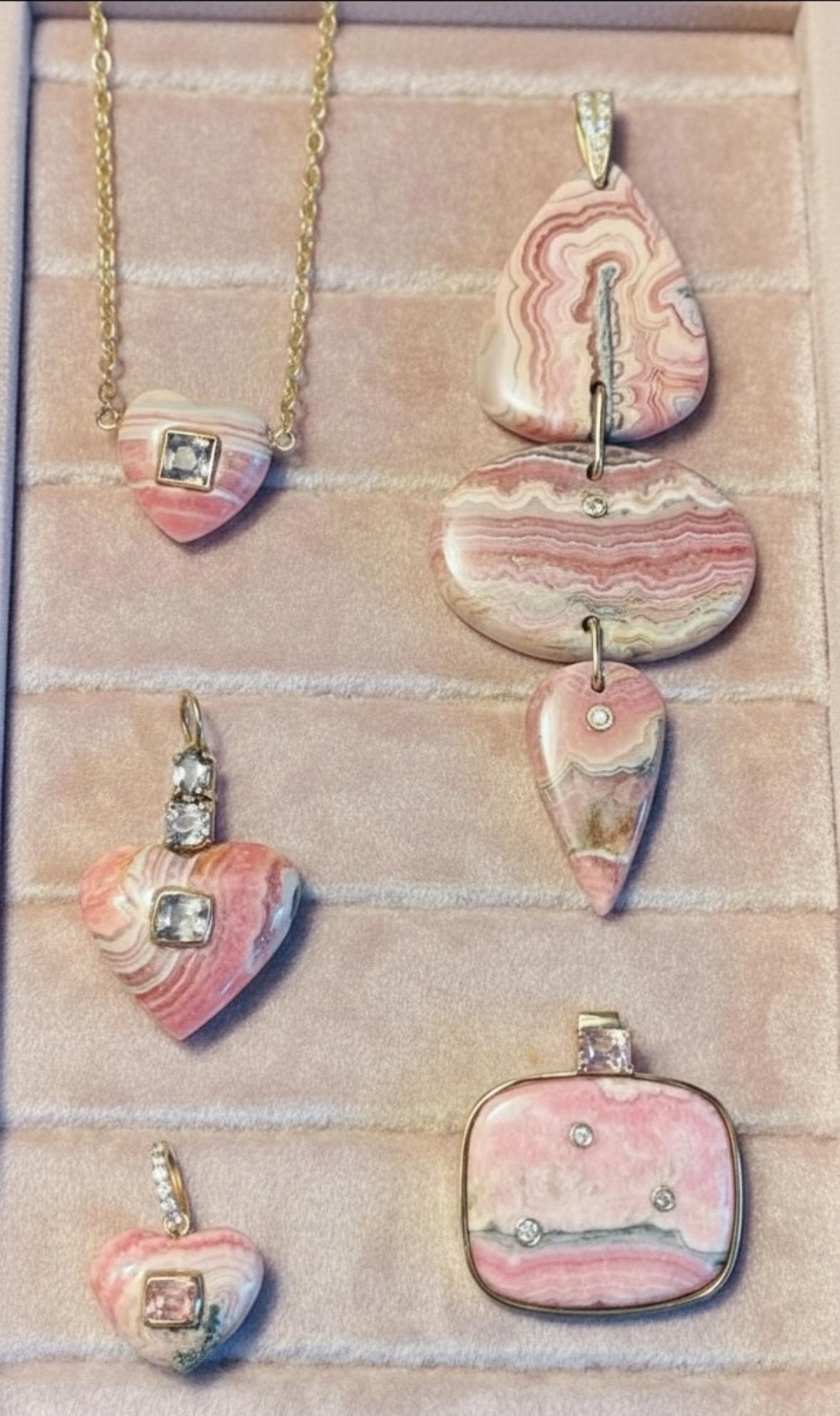 Collier coeur en rhodochrosite avec spinelle sur chaîne à maillons ovale en or 14k en vente 3