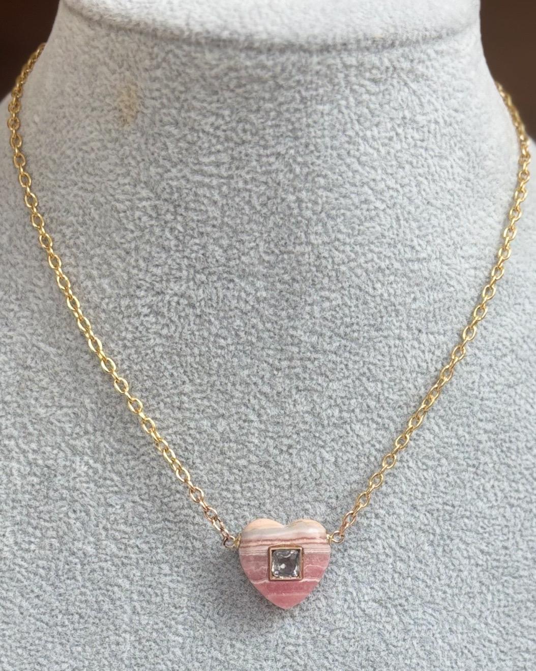 Collier coeur en rhodochrosite avec spinelle sur chaîne à maillons ovale en or 14k en vente 4