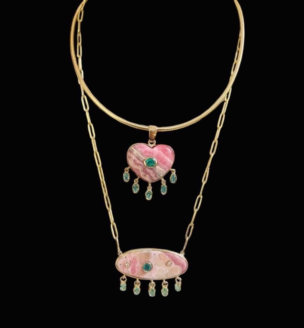 Pendentif grand coeur en rhodochrosite avec émeraude centrale et émeraudes en pampille en vente 4