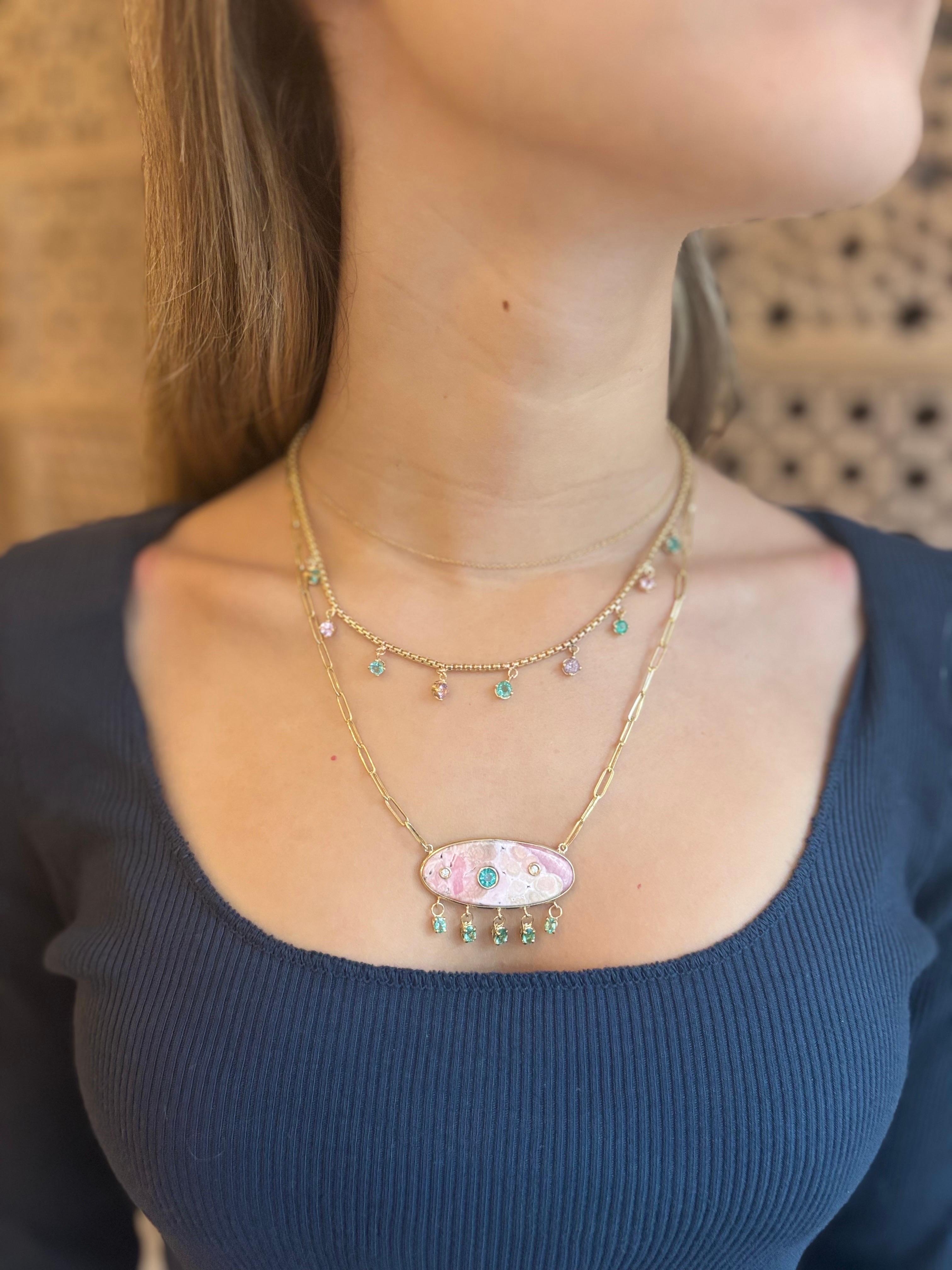 Collana di rodocrosite, con smeraldi e diamanti su una catena a graffetta in vendita 6