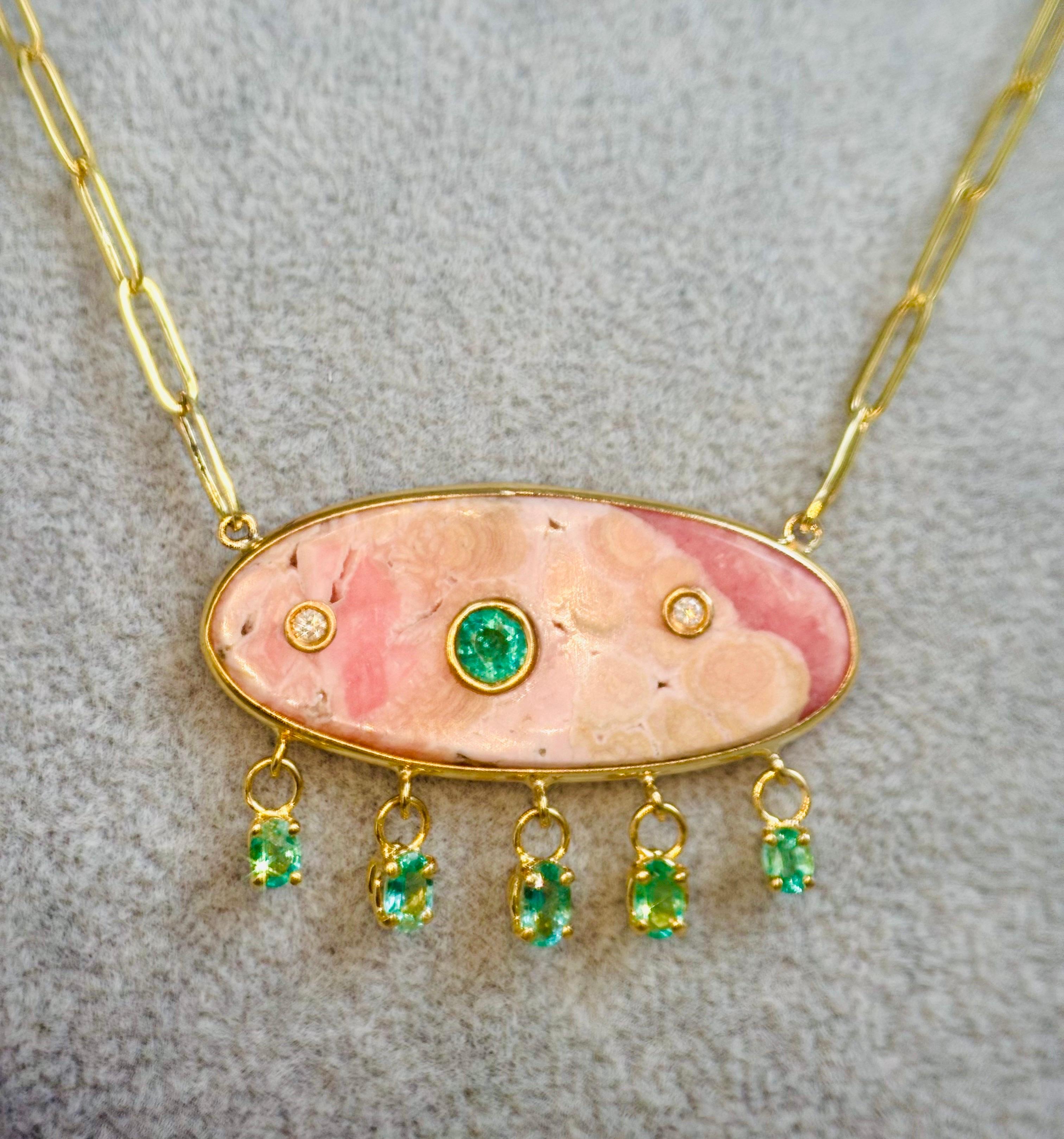 Collana di rodocrosite, con smeraldi e diamanti su una catena a graffetta in vendita 13