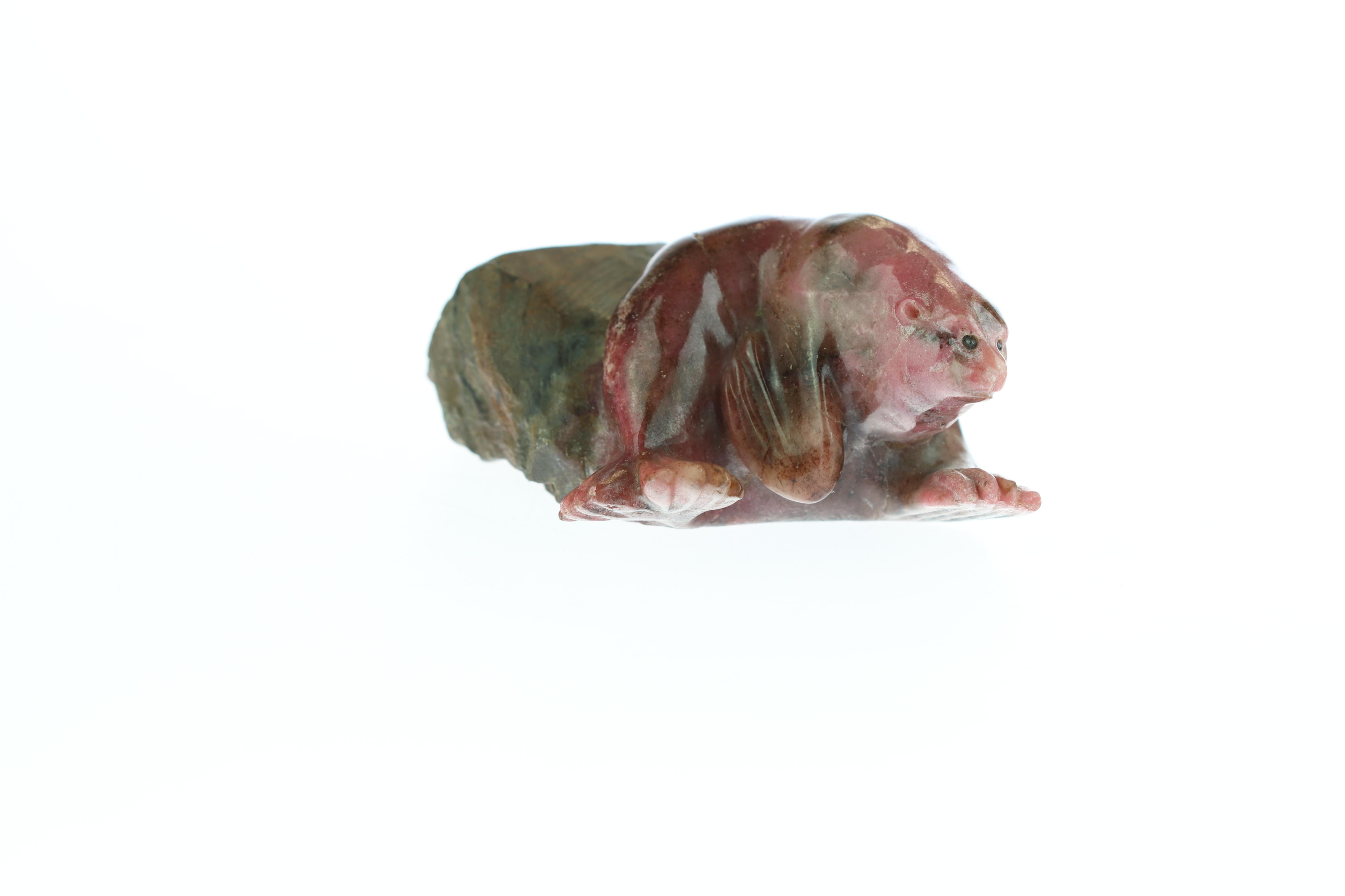 Rhodochrosite Seal Figurine Carved Animal Handmade Chinese Statue Sculpture In Excellent Condition For Sale In Milano, IT