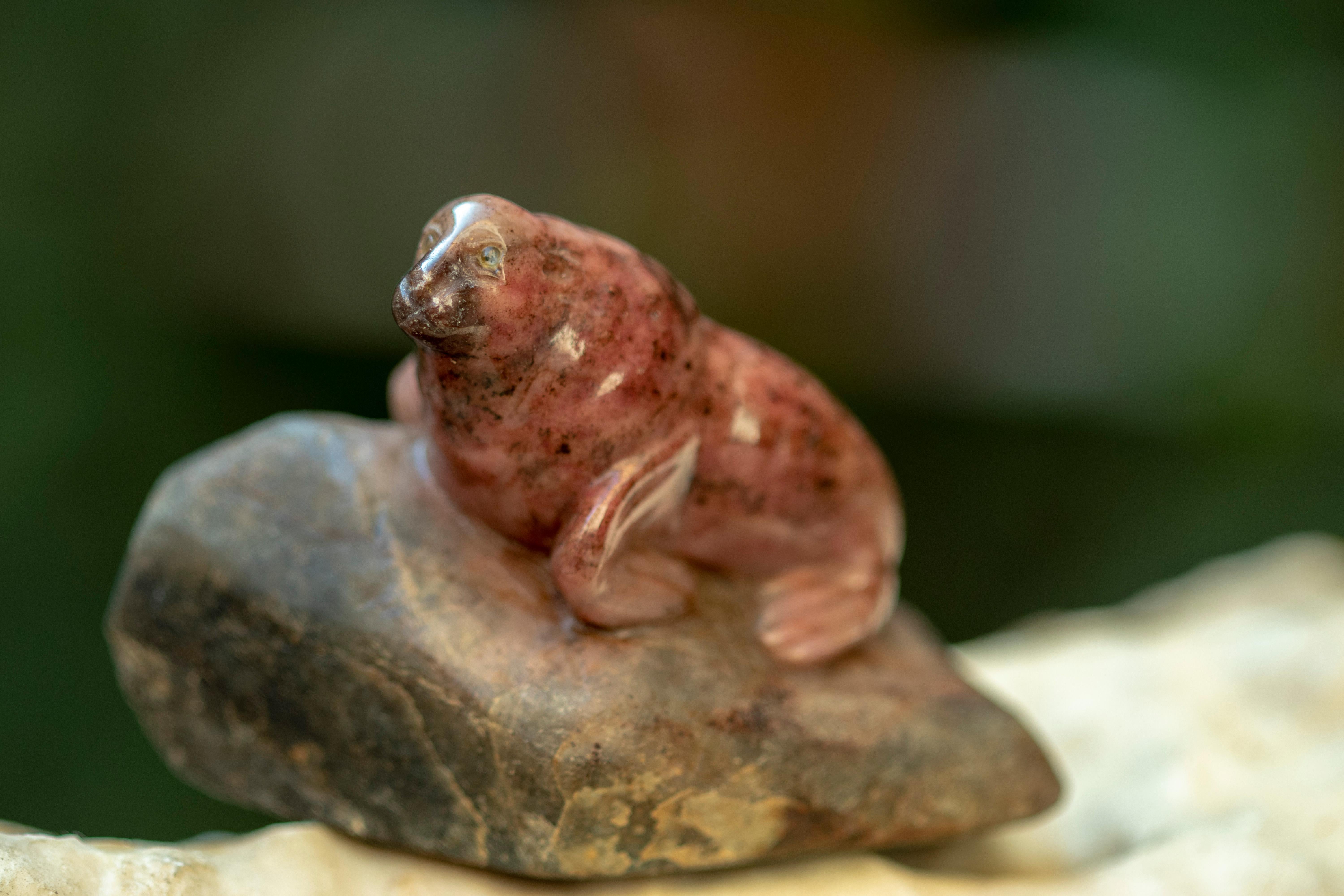 Other Rhodochrosite Seal Gemstone Carved Animal Handmade Chinese Sculpture For Sale