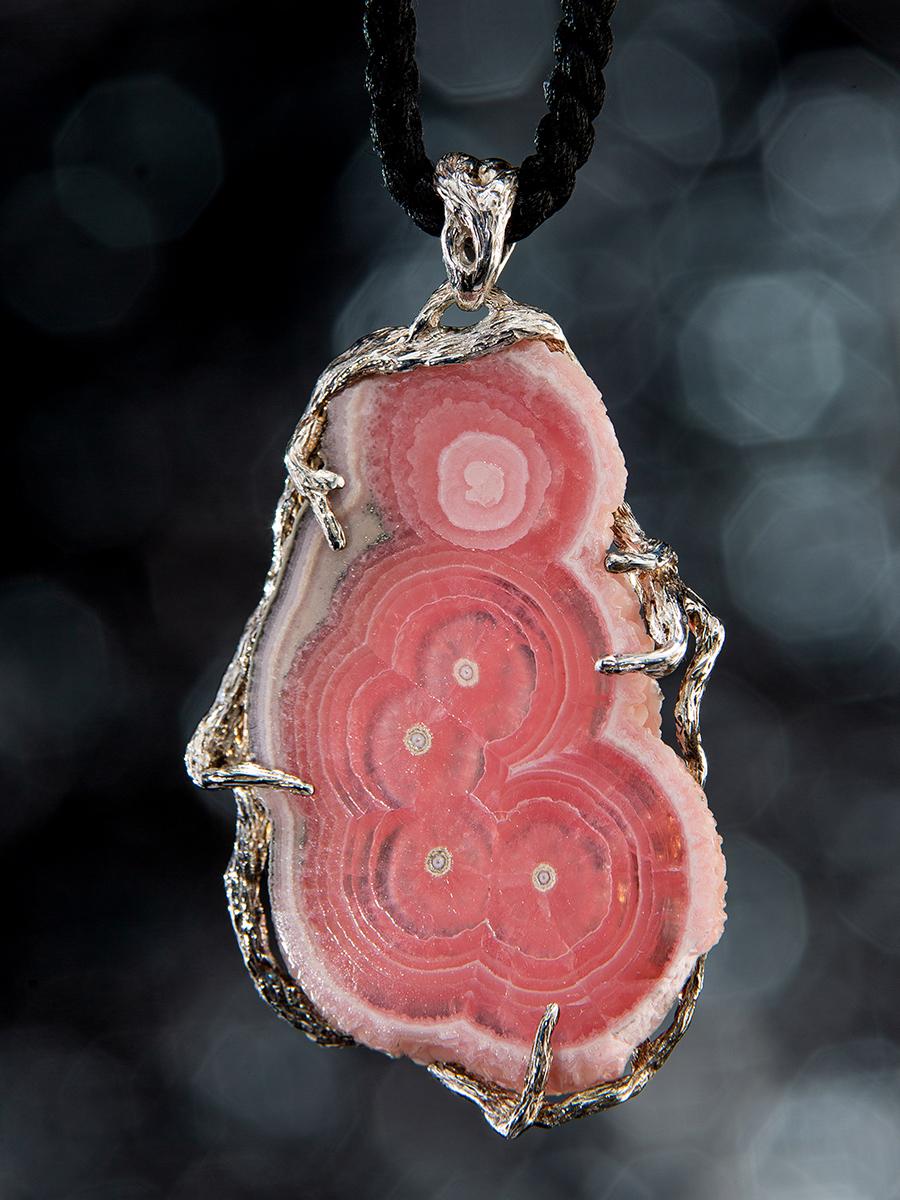 Artisan Pendentif magique en argent rhodochrosite brute à motif de cristal brut de pierre naturelle en vente