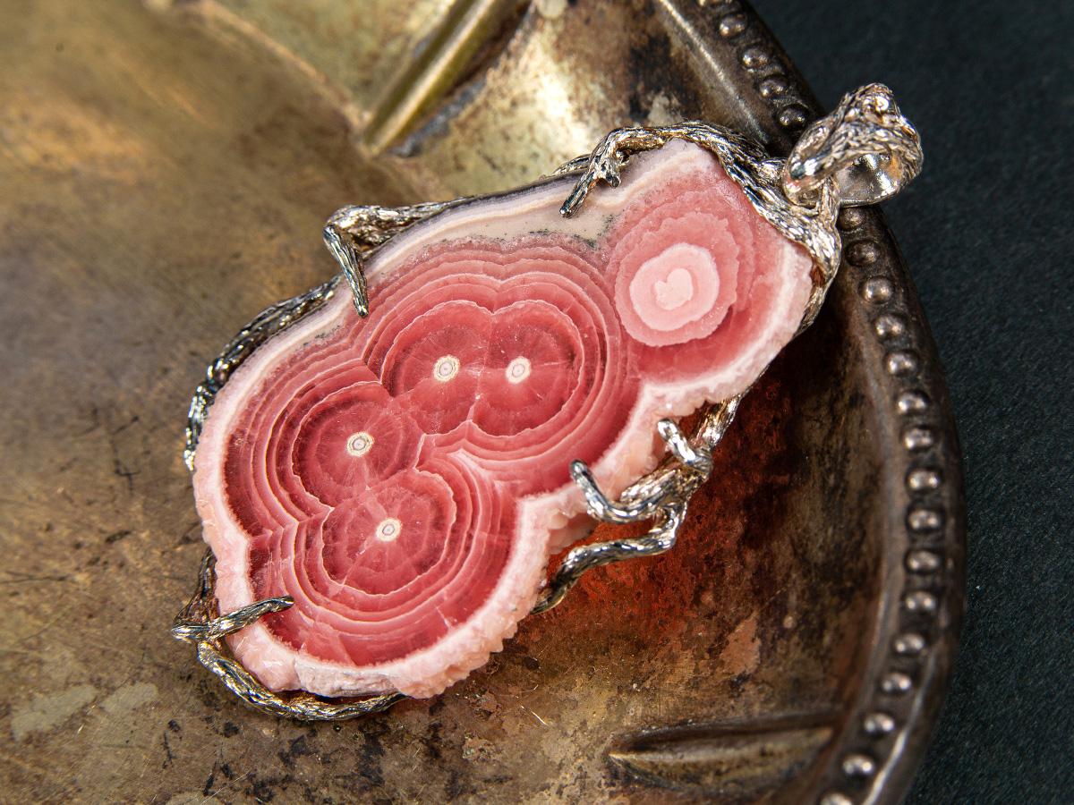 Pendentif magique en argent rhodochrosite brute à motif de cristal brut de pierre naturelle en vente 2