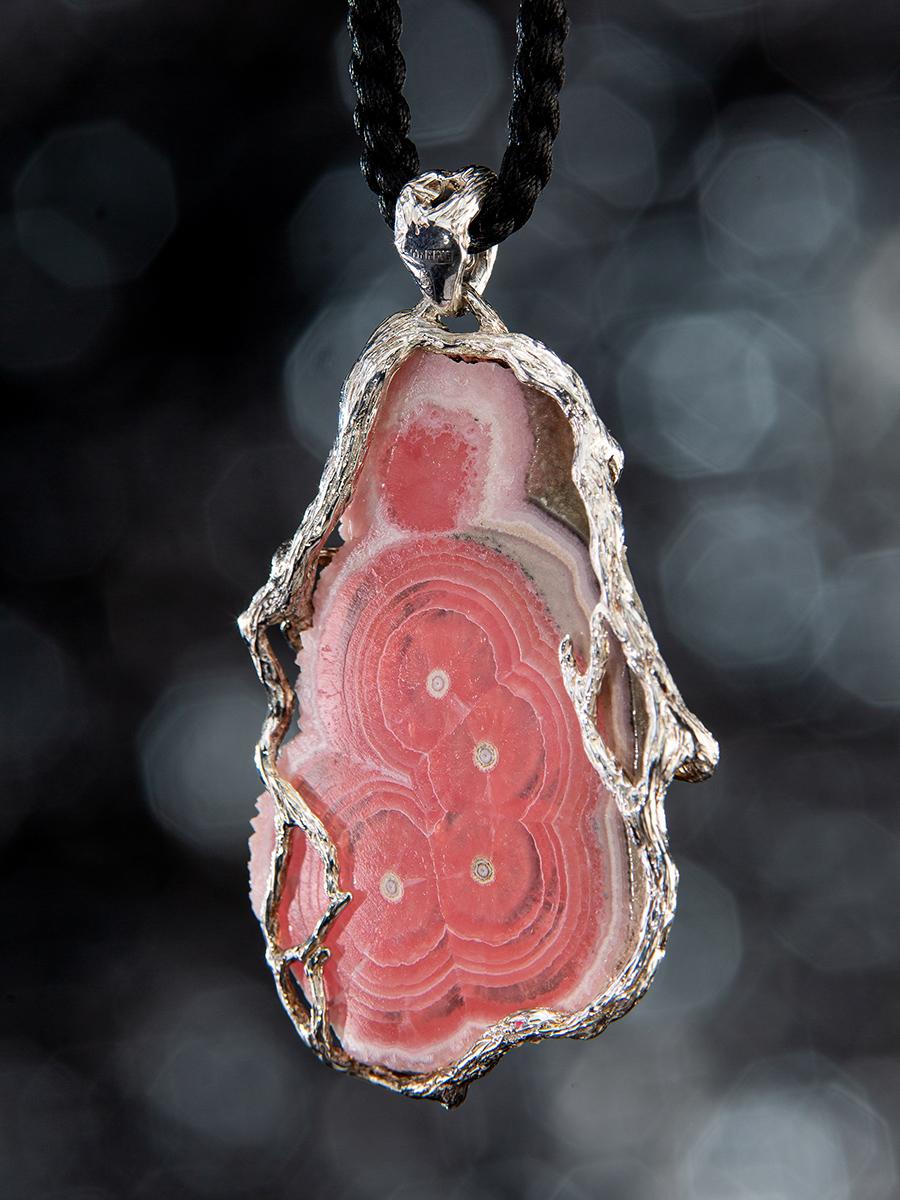 Women's or Men's Rhodochrosite Silver Pendant Raw Rough Crystal Pattern Natural Stone Magic Tarot For Sale