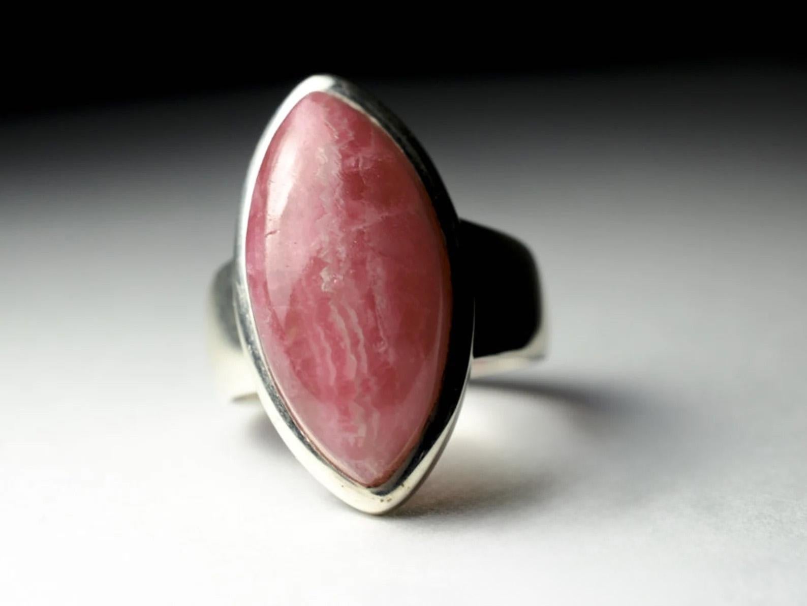 Taglio marquise Anello in argento con rodocrosite Nature Rosa Grande Gemma Dichiarazione Unisex Vintage in vendita