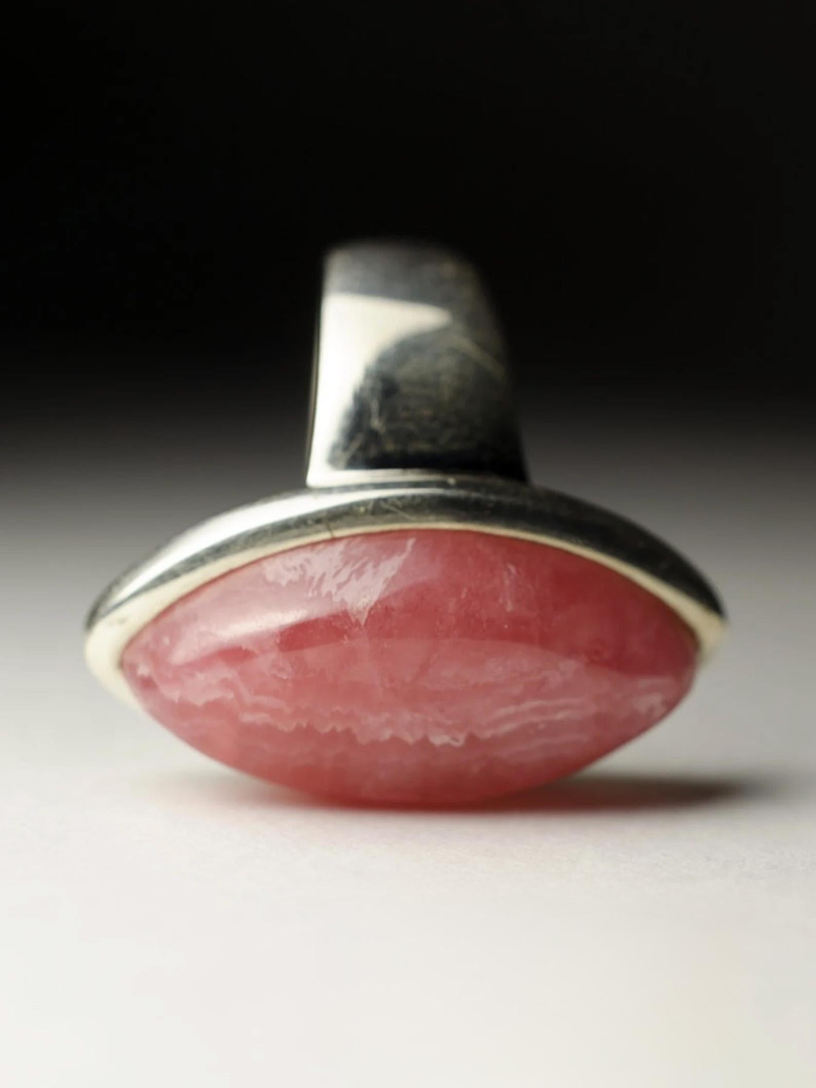 Anello in argento con rodocrosite Nature Rosa Grande Gemma Dichiarazione Unisex Vintage in vendita 1