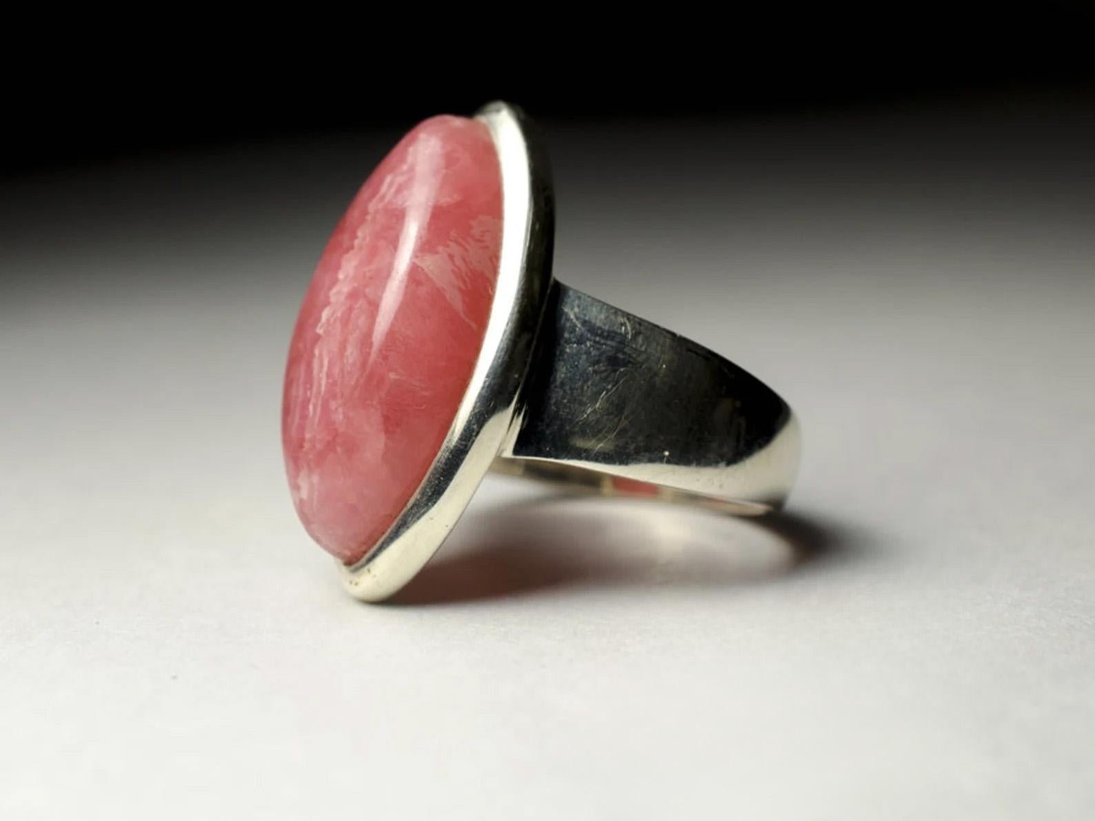 Anello in argento con rodocrosite Nature Rosa Grande Gemma Dichiarazione Unisex Vintage in vendita 2