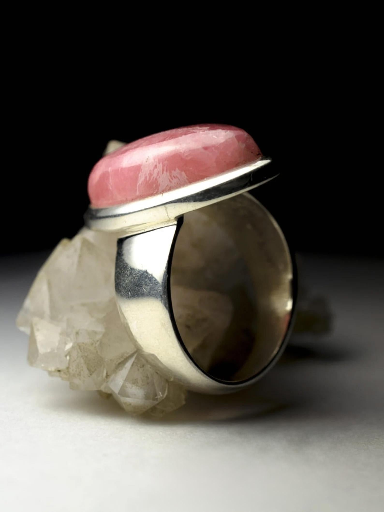 Anello in argento con rodocrosite Nature Rosa Grande Gemma Dichiarazione Unisex Vintage in vendita 3