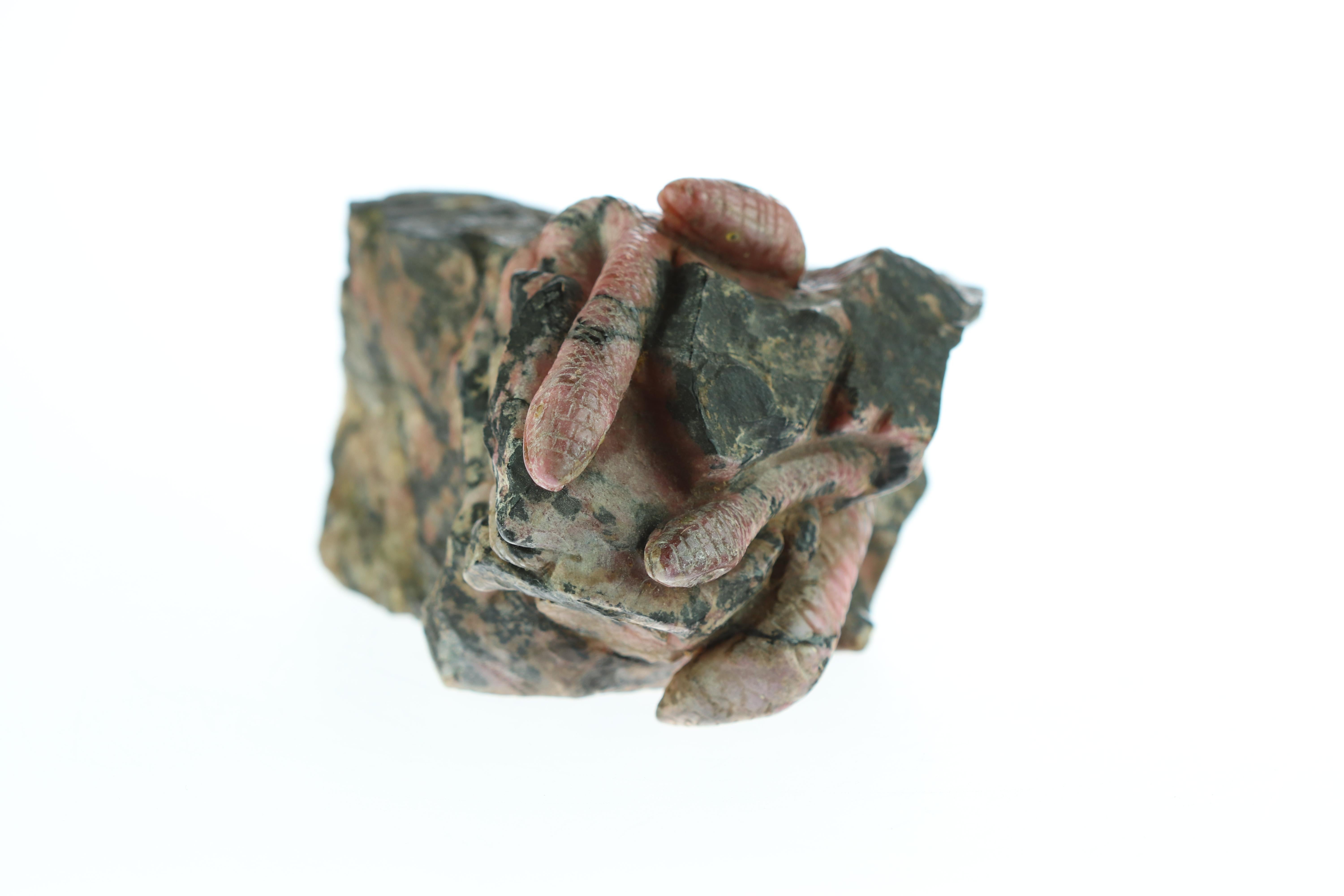 Rhodochrosite Snake Lizard Figurine Carved Animal Artisanal Chinese Sculpture In Excellent Condition For Sale In Milano, IT
