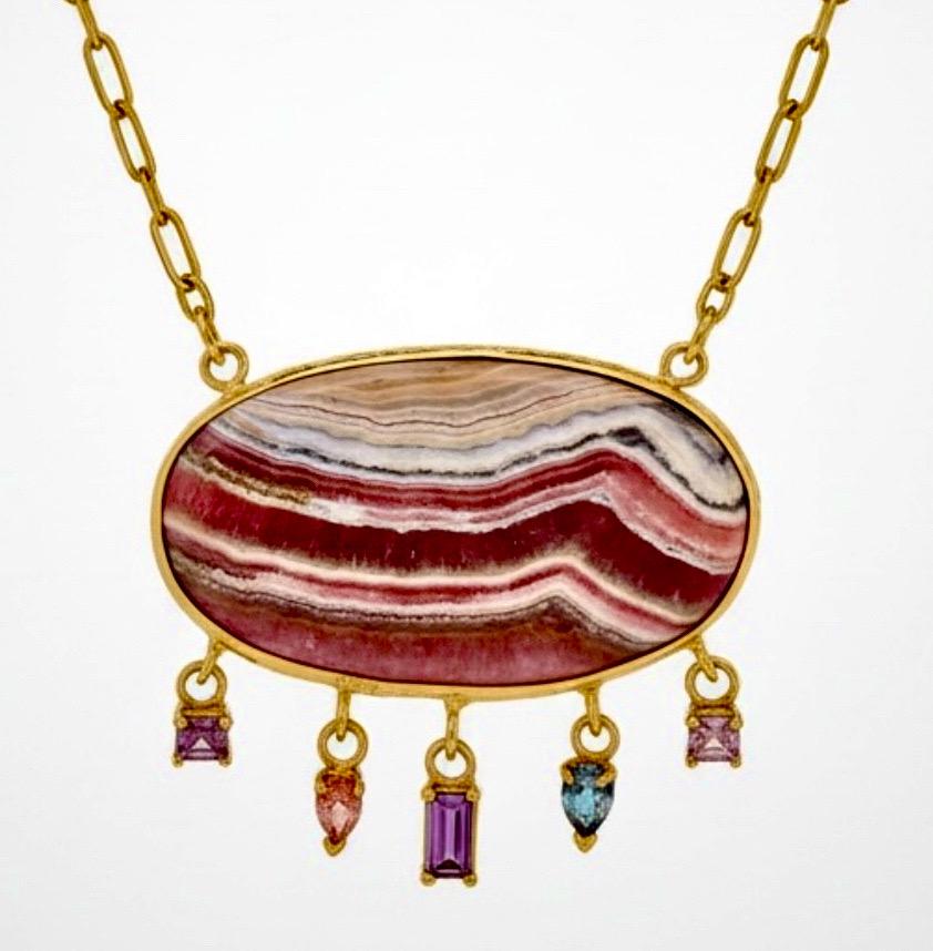 da uomo o donna Collana con rodochrosite e spinello e catena in oro 14k in vendita