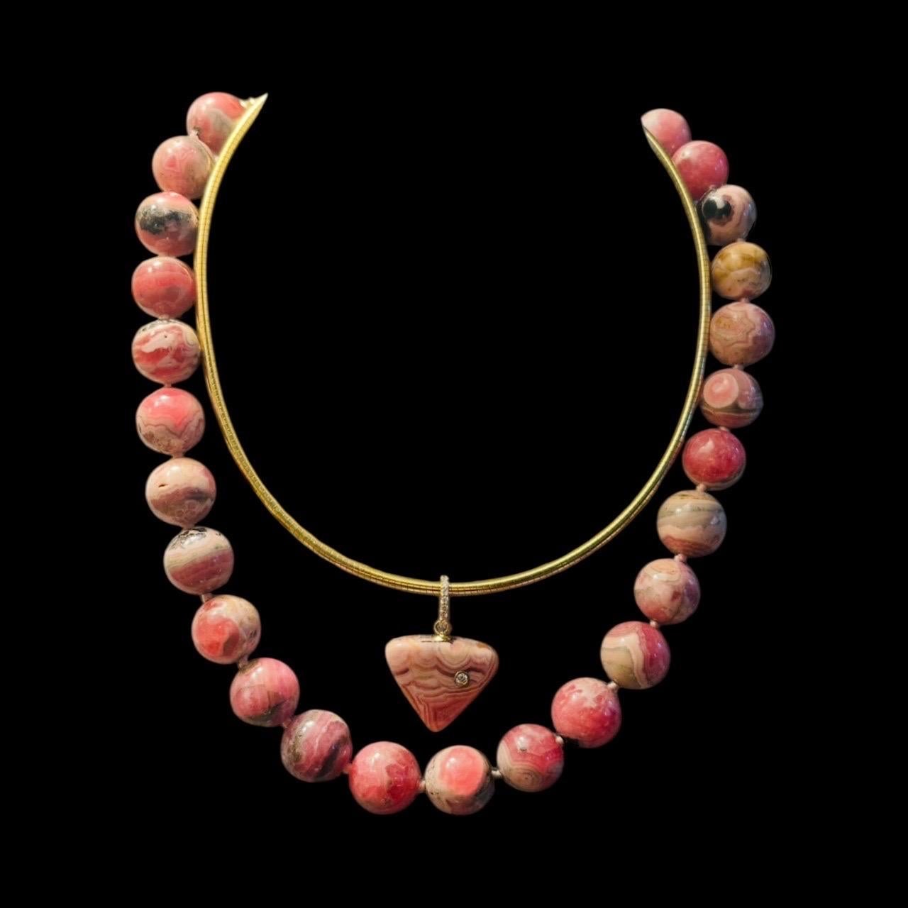 Ciondolo a trilione di rodocrosite con diamanti in vendita 2