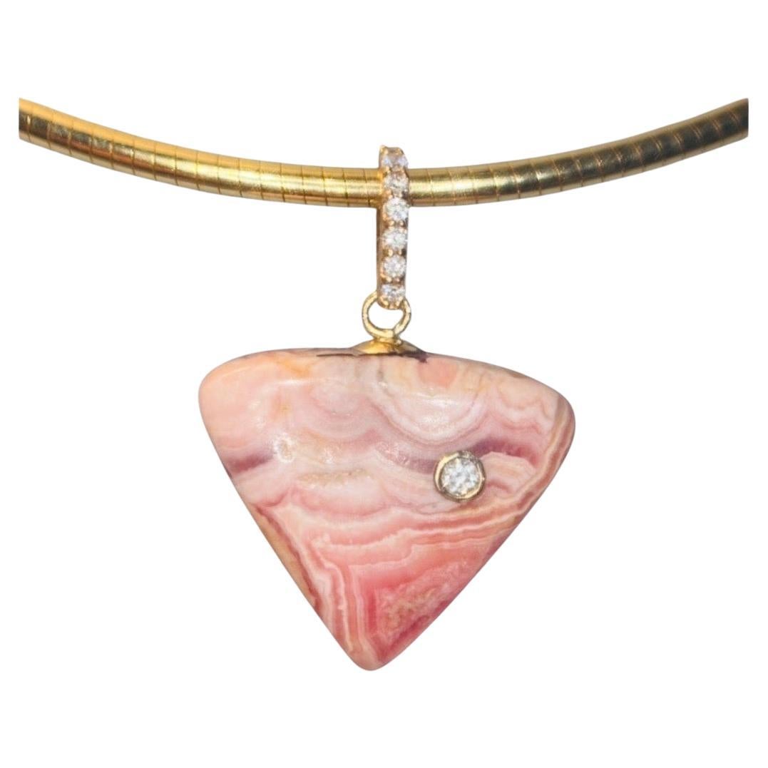 Ciondolo a trilione di rodocrosite con diamanti In condizioni Nuovo in vendita a New York, NY