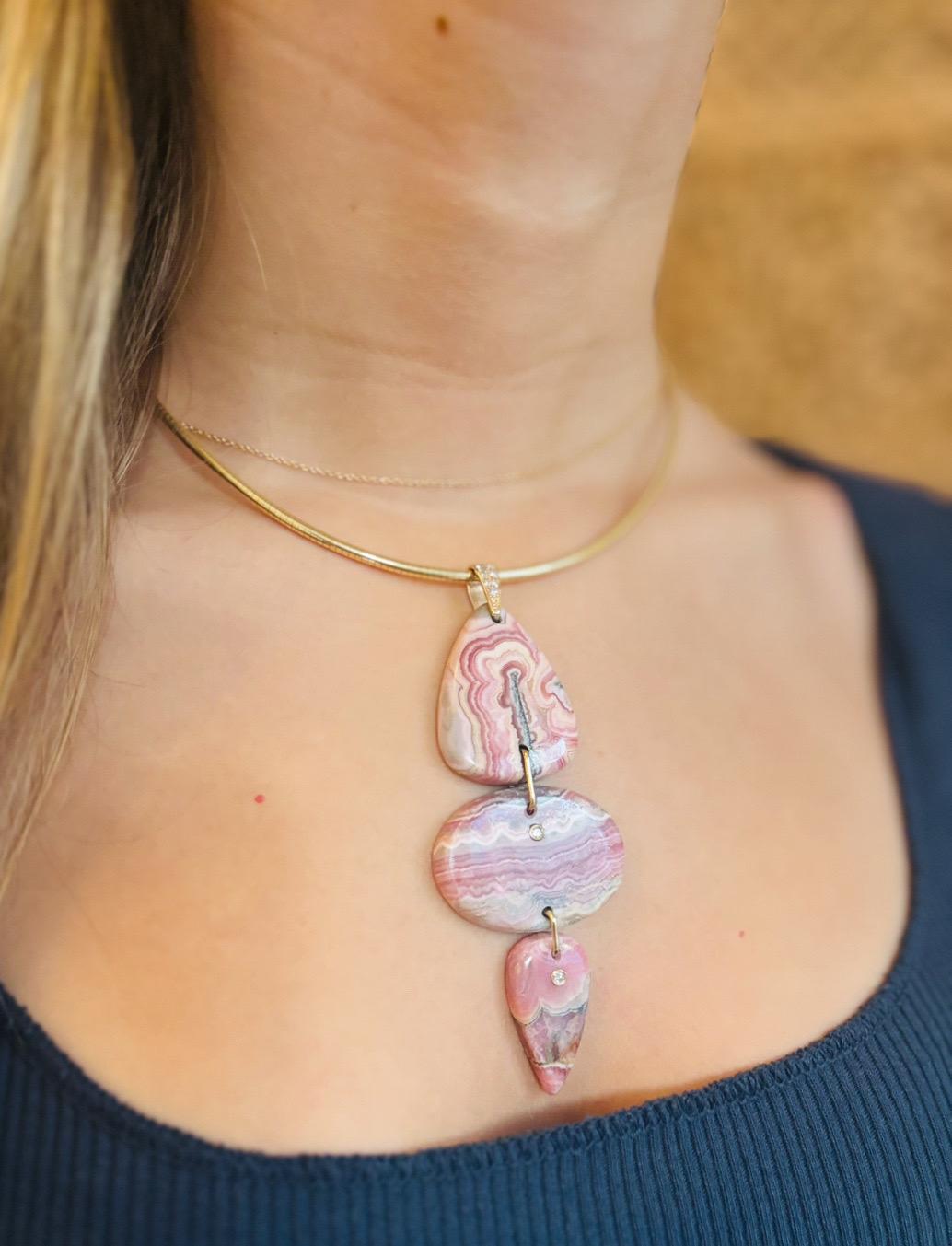 Ciondolo triplo in rodocrosite con diamanti in vendita 1