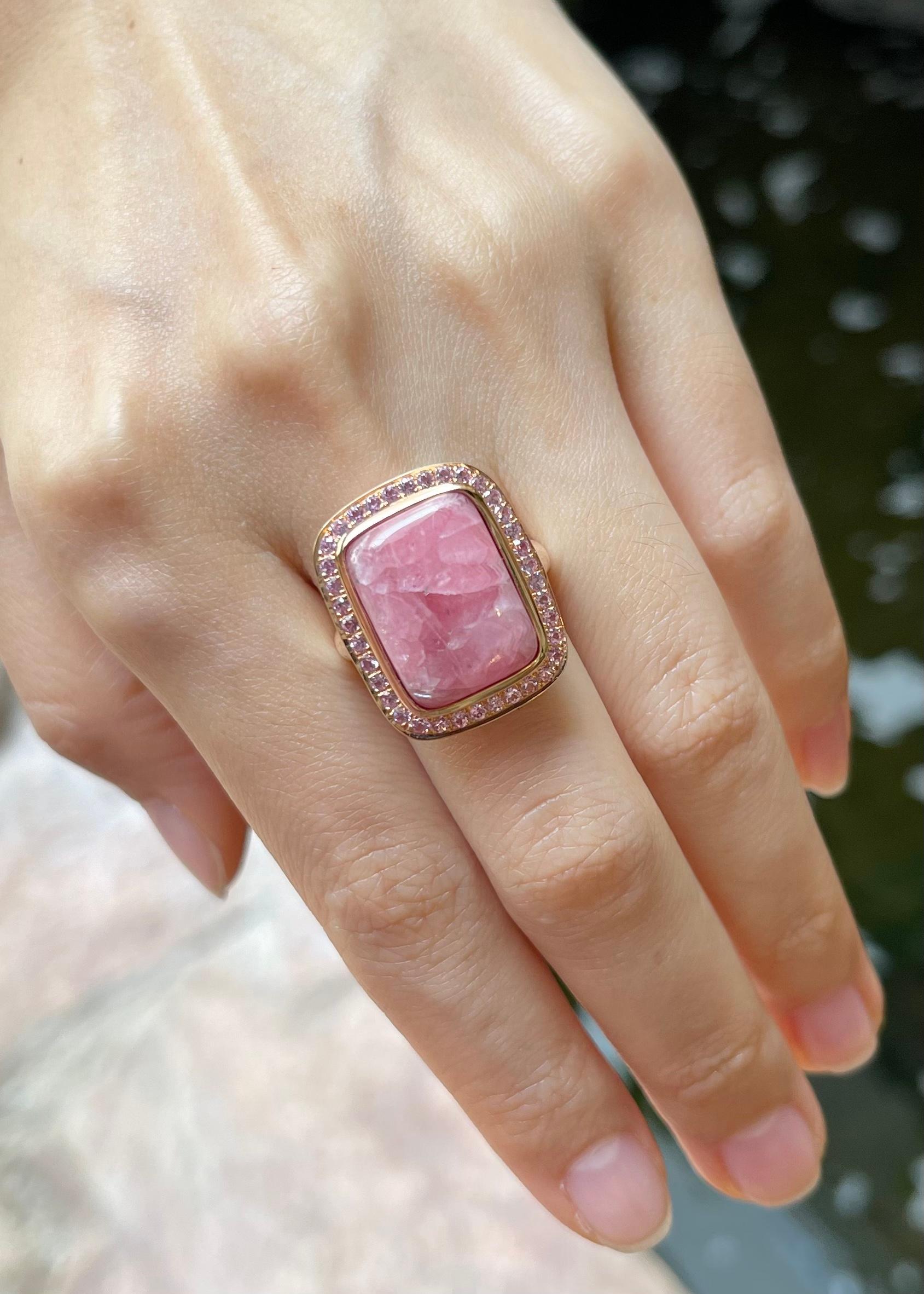 Rhodochrosite with Pink Sapphire Ring set in 18K Rose Gold Settings In New Condition For Sale In Bangkok, TH