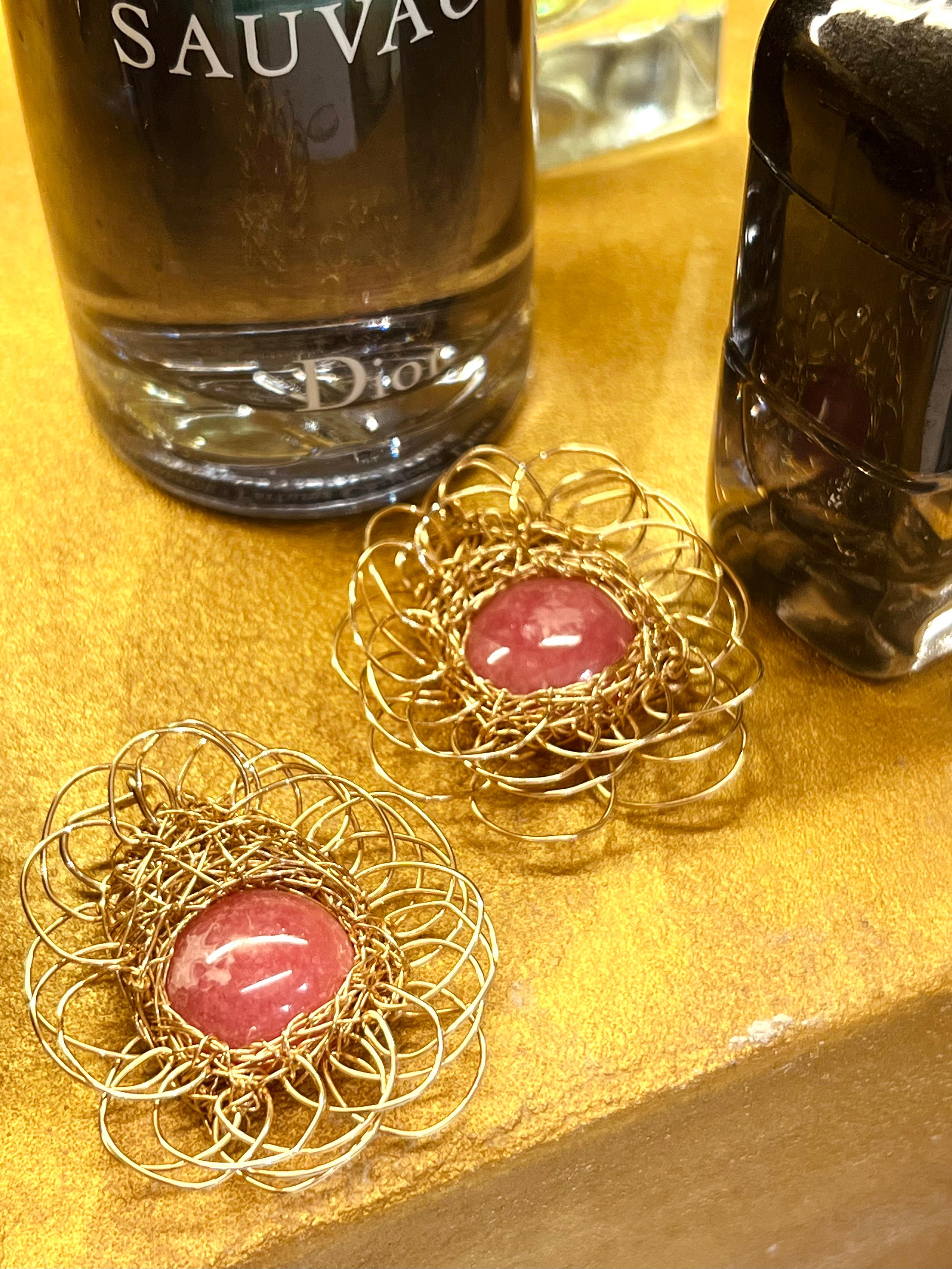 Orecchini in stile rodochrosite.incorniciati, fatti a mano e disegnati dall'artista One-of-a-Kind in vendita 8