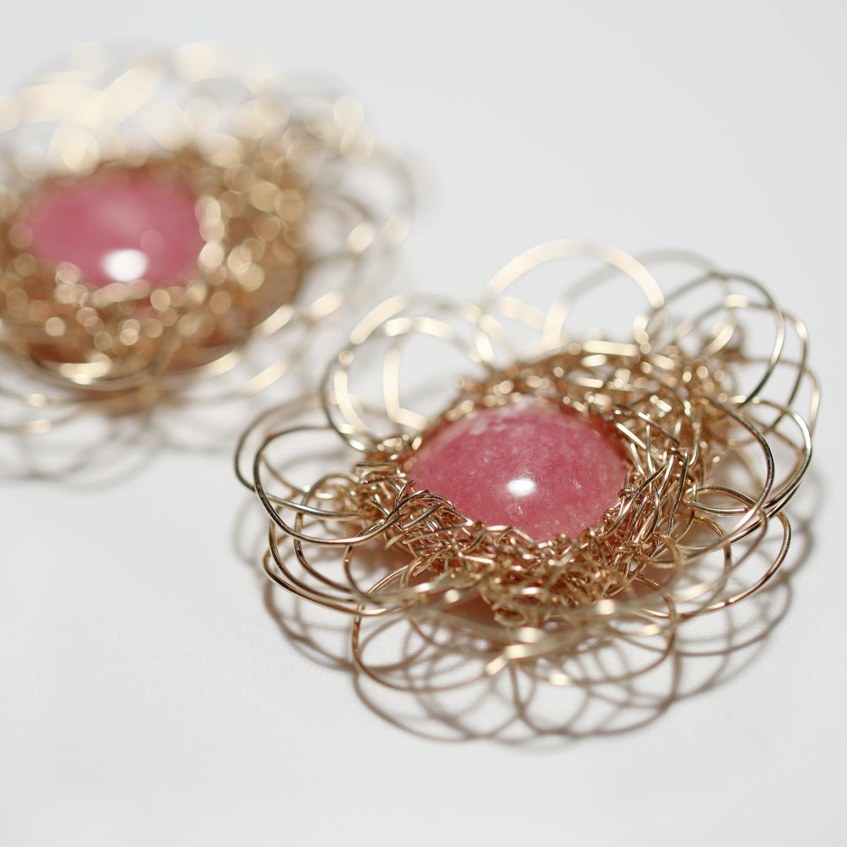 Artista Orecchini in stile rodochrosite.incorniciati, fatti a mano e disegnati dall'artista One-of-a-Kind in vendita