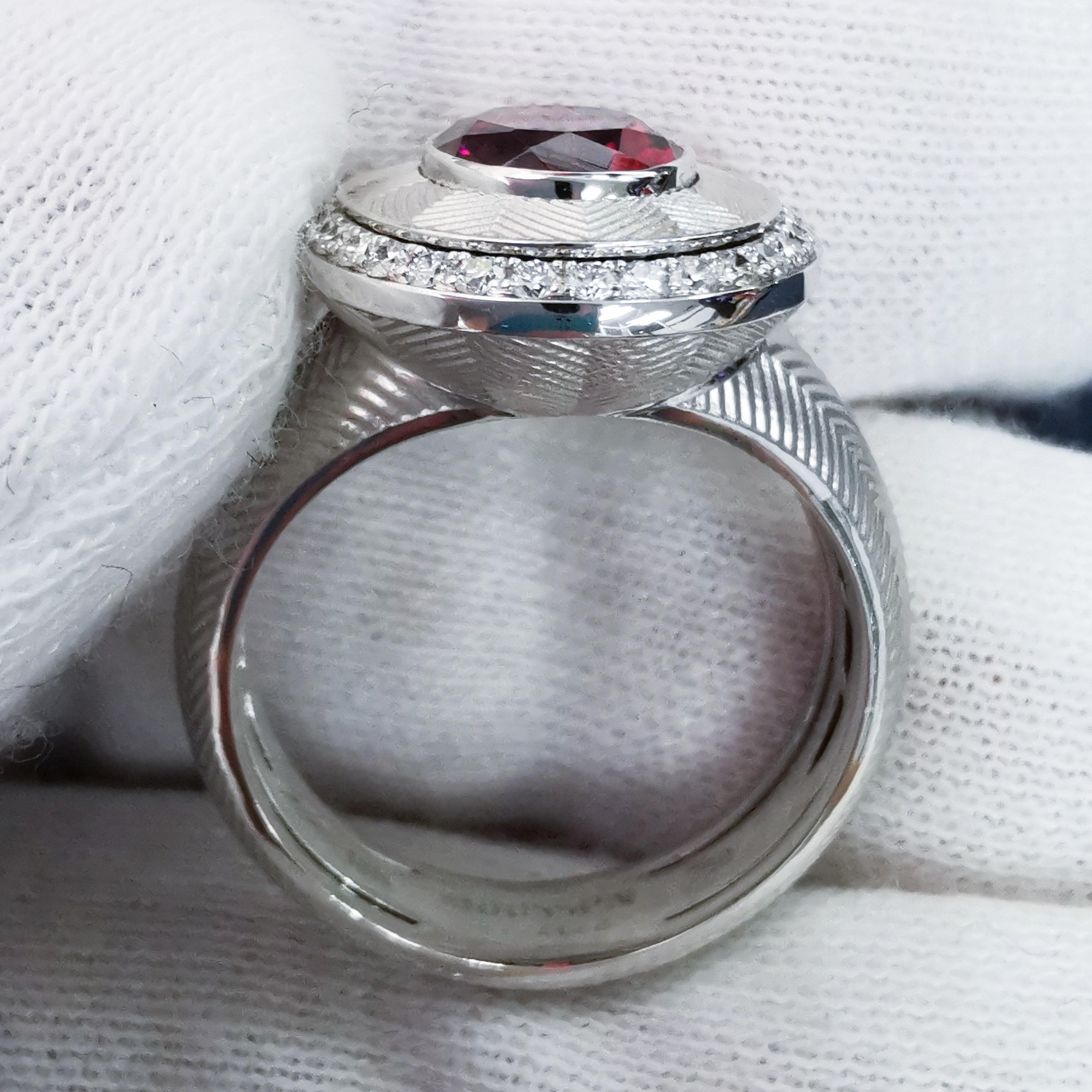 Women's Rhodolite 2.51 Carat Diamonds 18 Karat White Gold Tweed Ring For Sale