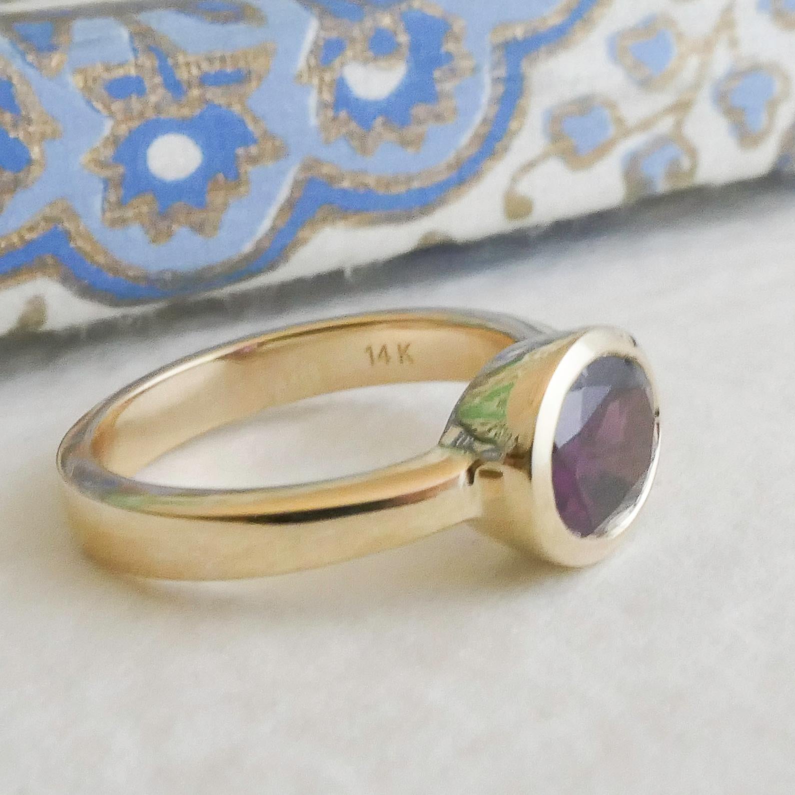 Rhodolith Granat 14kt Gelbgold  Ring Größe 7 im Zustand „Neu“ im Angebot in Oslo, 03