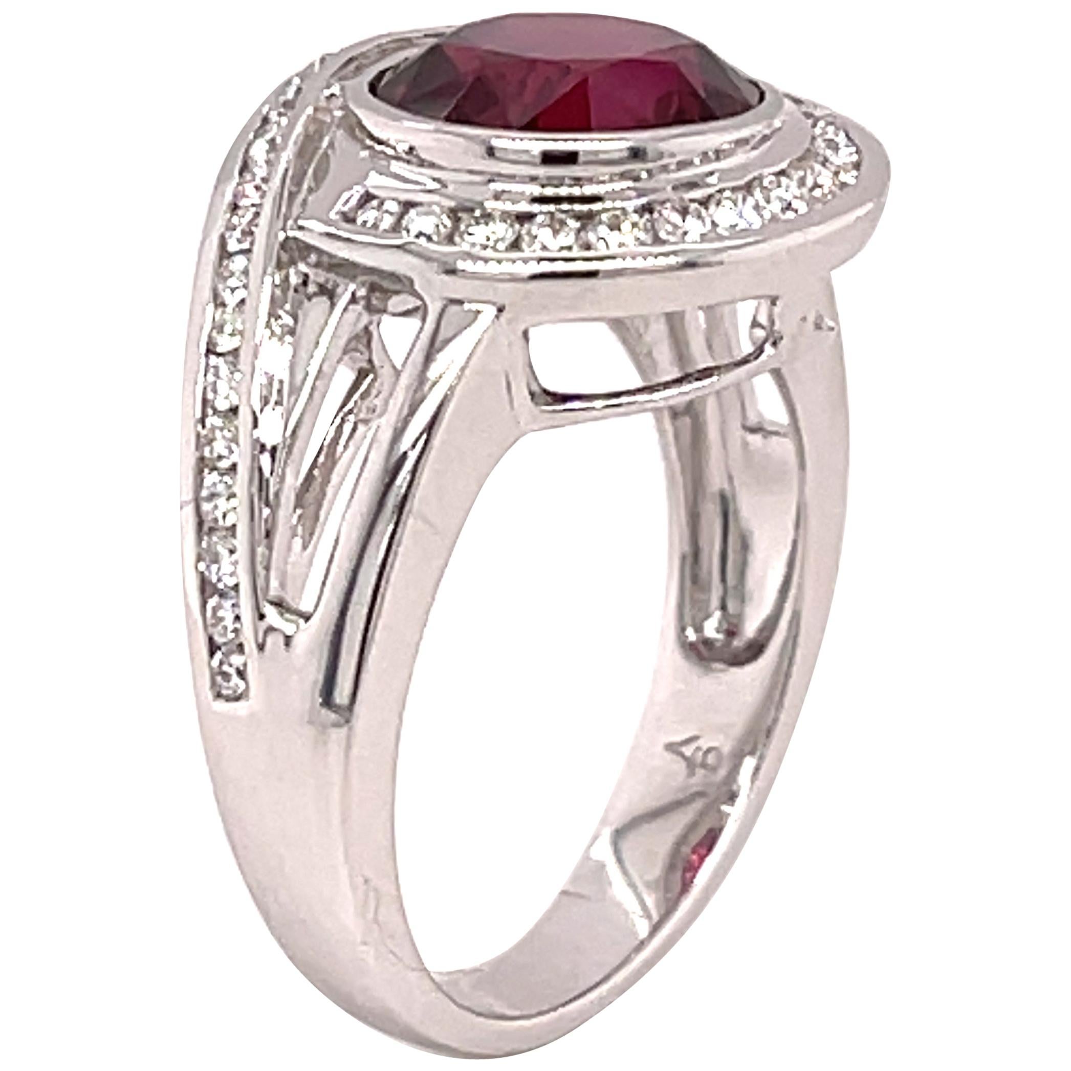 Rhodolite Garnet 4.16 Carat and Diamond Ring in 18 Karat Gold