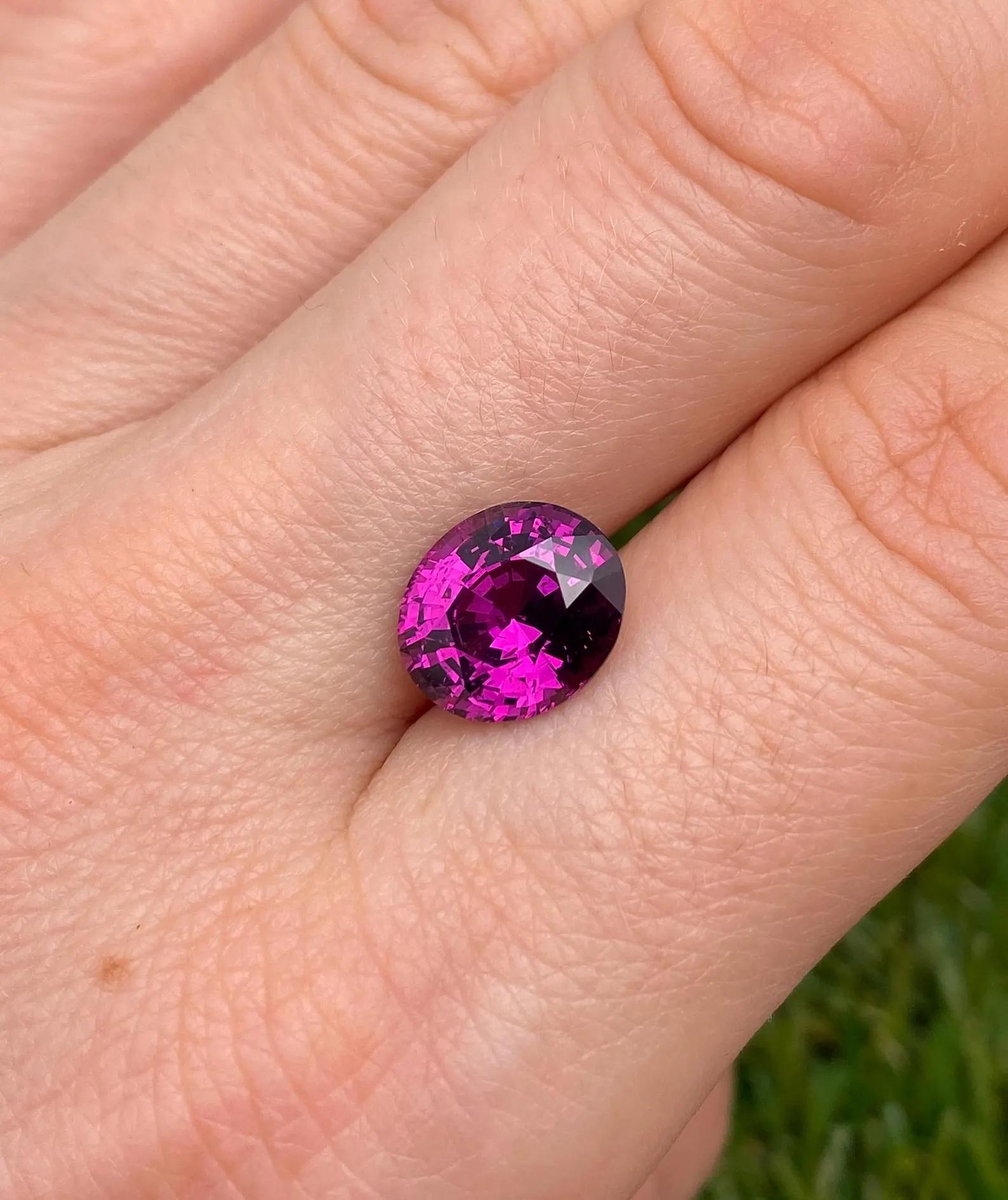 Rhodolith Granat 4.86Ct natürlicher Edelstein, Ovalschliff, Tansania, GFCO im Angebot 5