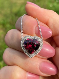 Collana con granato di rodolite 9,26 carati e diamanti, oro 14 Nature