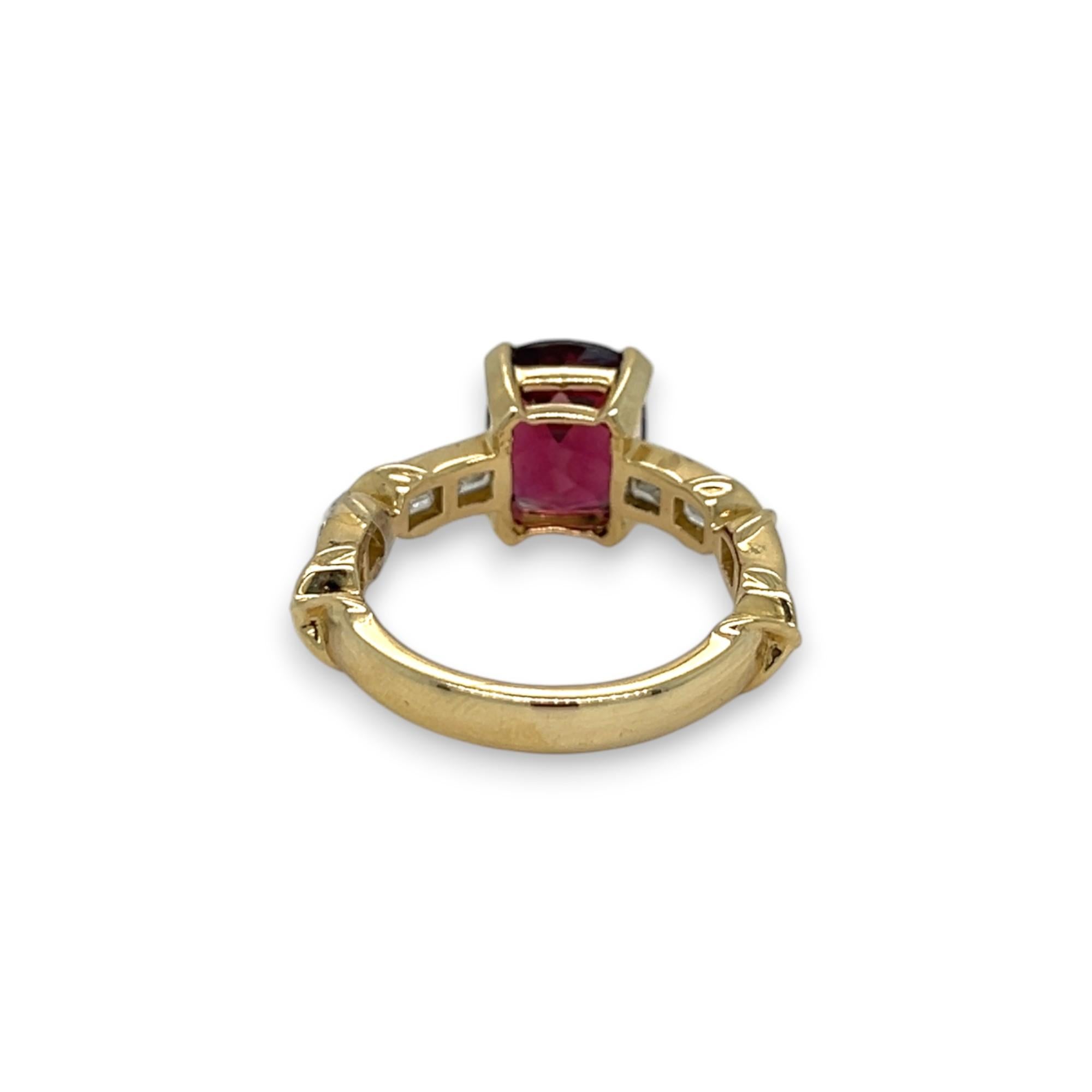 Rhodolite and Diamond Yellow Gold Ring In New Condition For Sale In Lewisville, TX