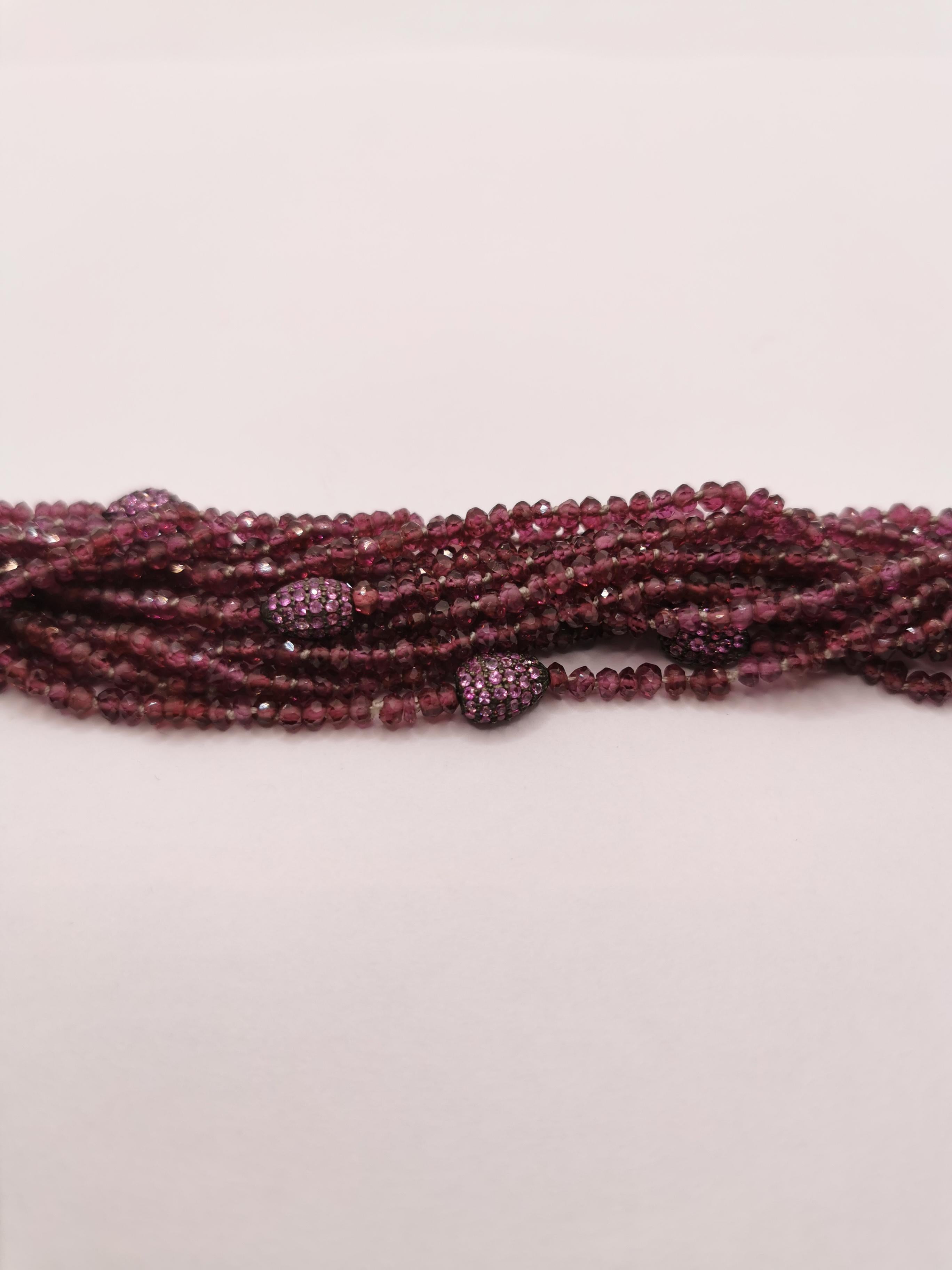 Rhodolite Garnet and Pink Sapphires Multi Strand Bakelite Bead Bracelet In New Condition For Sale In Cattolica, IT