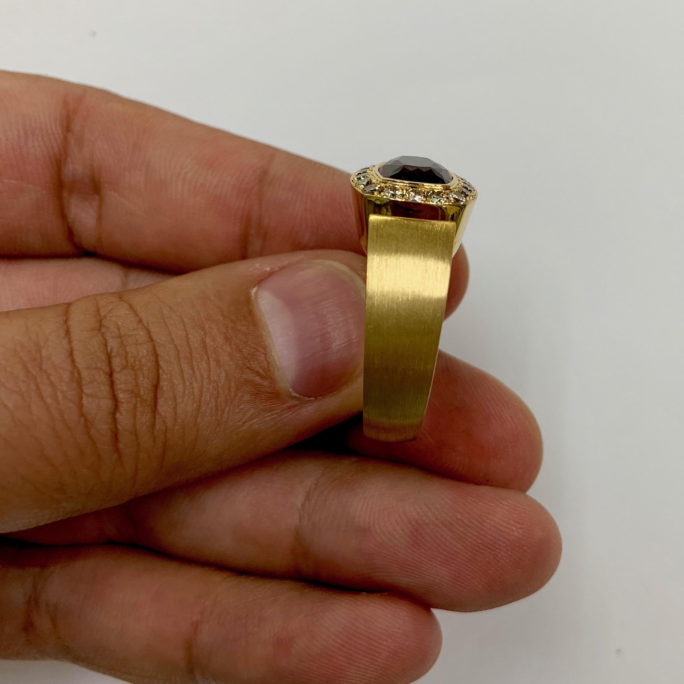 Rhodolite Garnet Brown Diamonds 18 Karat Yellow Gold Male Enamel Ring In New Condition For Sale In Bangkok, TH