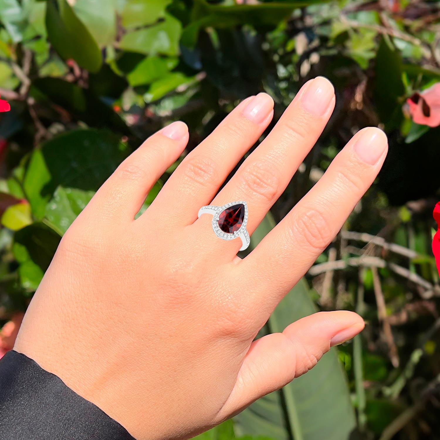 Contemporary Rhodolite Garnet Cocktail Ring Diamond Setting 3.25 Carats 14K White Gold For Sale
