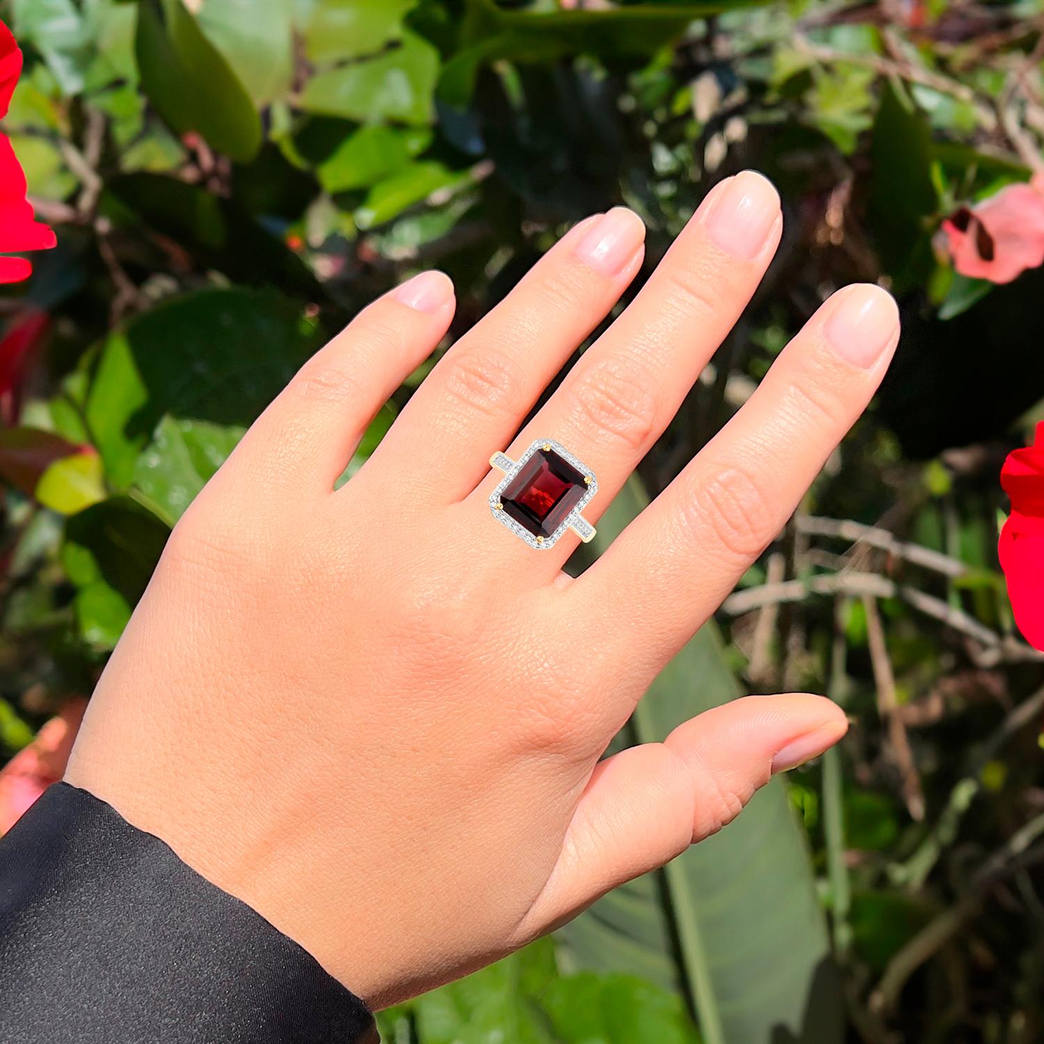 Contemporary Rhodolite Garnet Cocktail Ring Diamond Setting 7.8 Carats Total 14K Gold For Sale