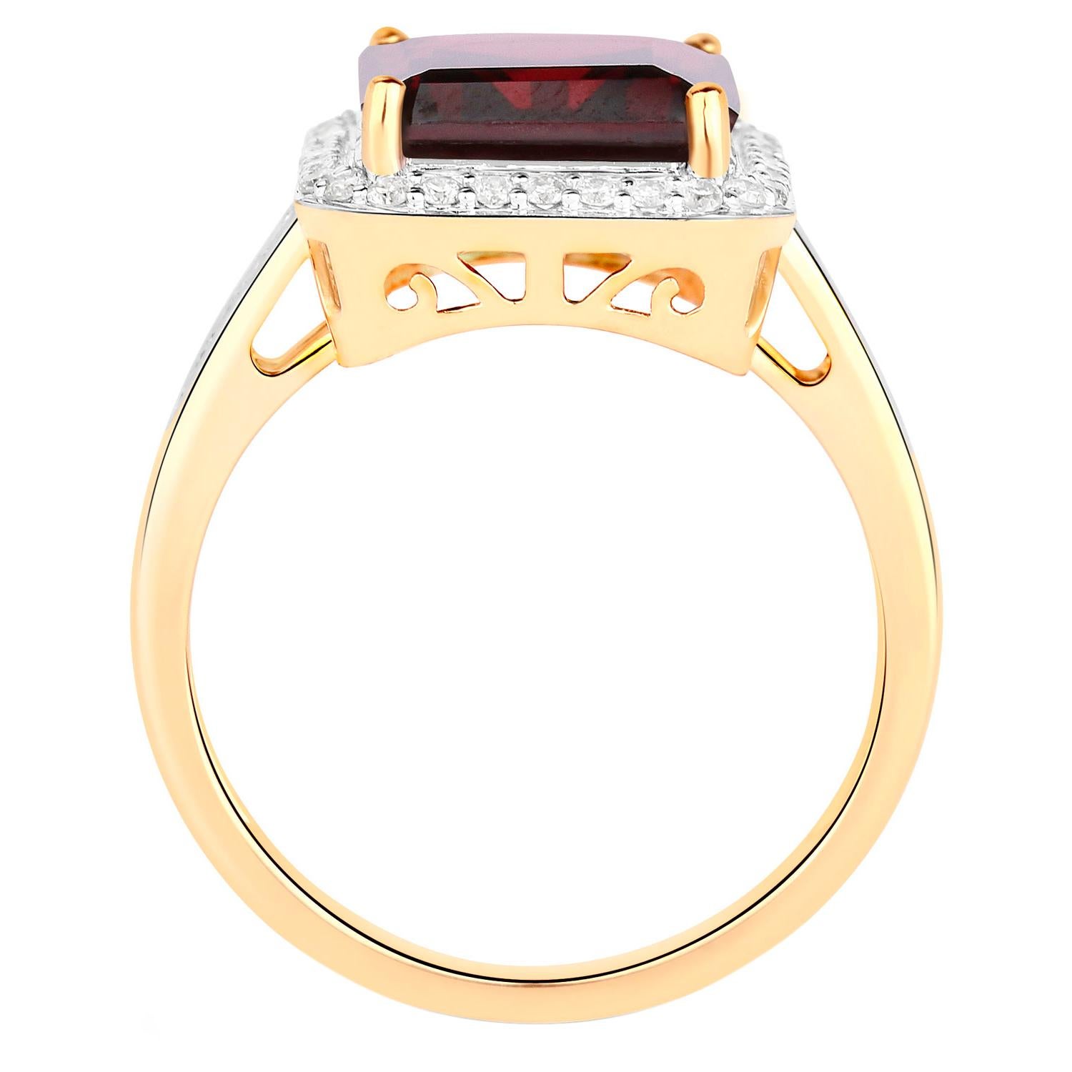 Rhodolite Garnet Cocktail Ring Diamond Setting 7.8 Carats Total 14K Gold In Excellent Condition For Sale In Aliso Viejo, CA