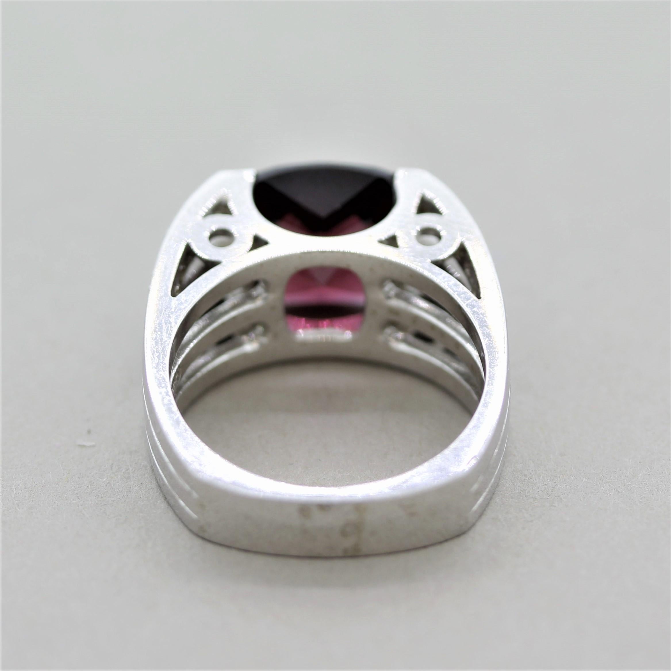 Rhodolite Garnet Diamond Gold Ring In New Condition In Beverly Hills, CA